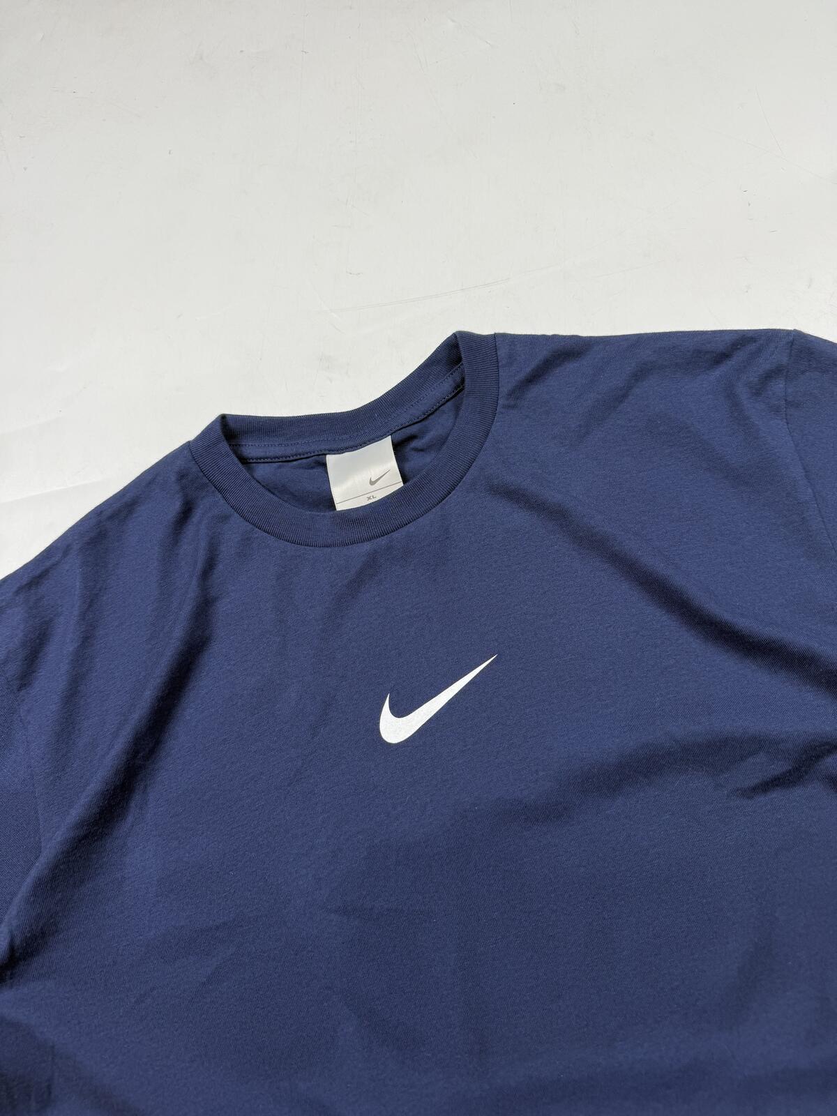 Vintage Y2K Nike centre swoosh tee (XL)