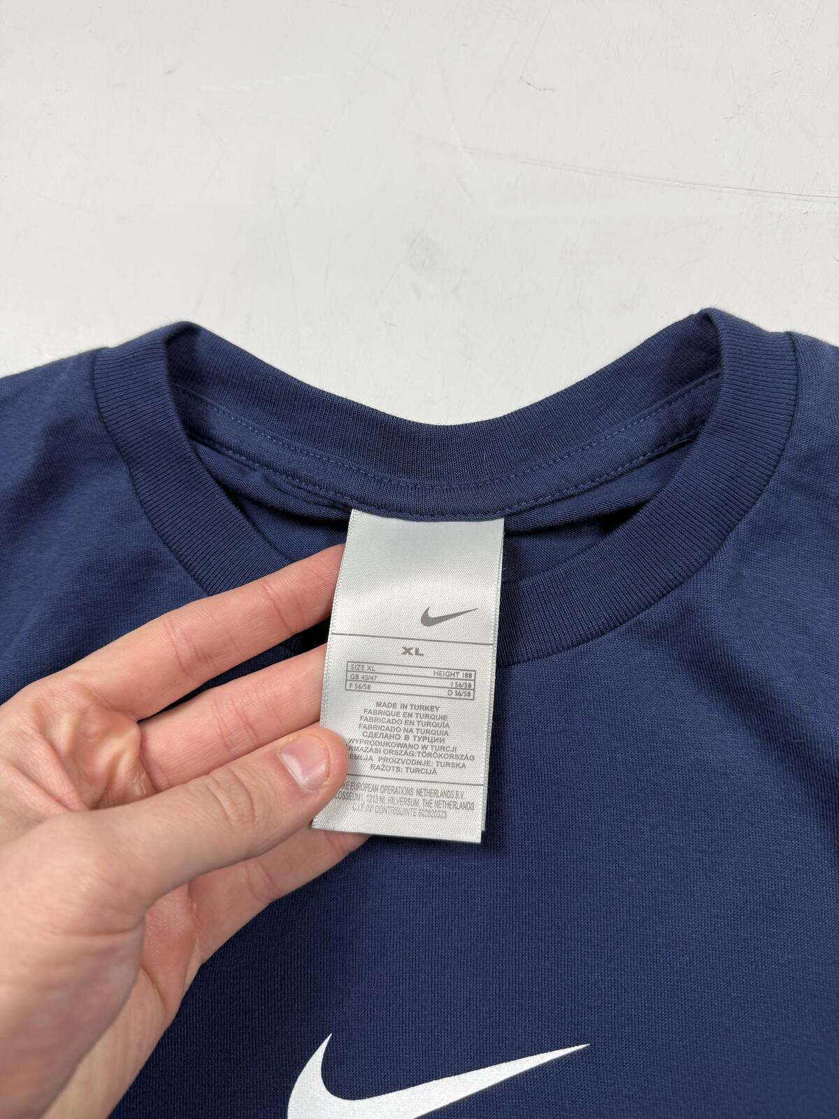 Vintage Y2K Nike centre swoosh tee (XL)