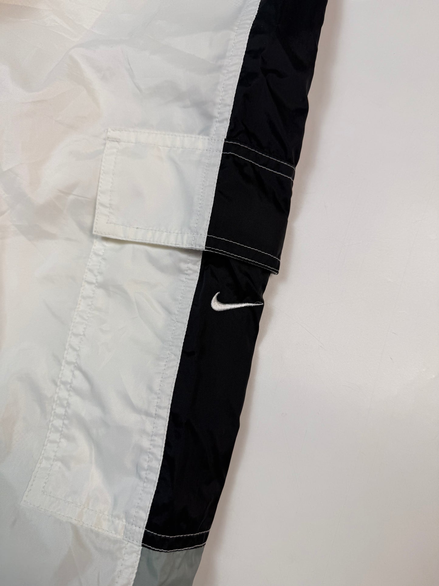 Vintage 90s Nike side stripe baggy track pants (M)