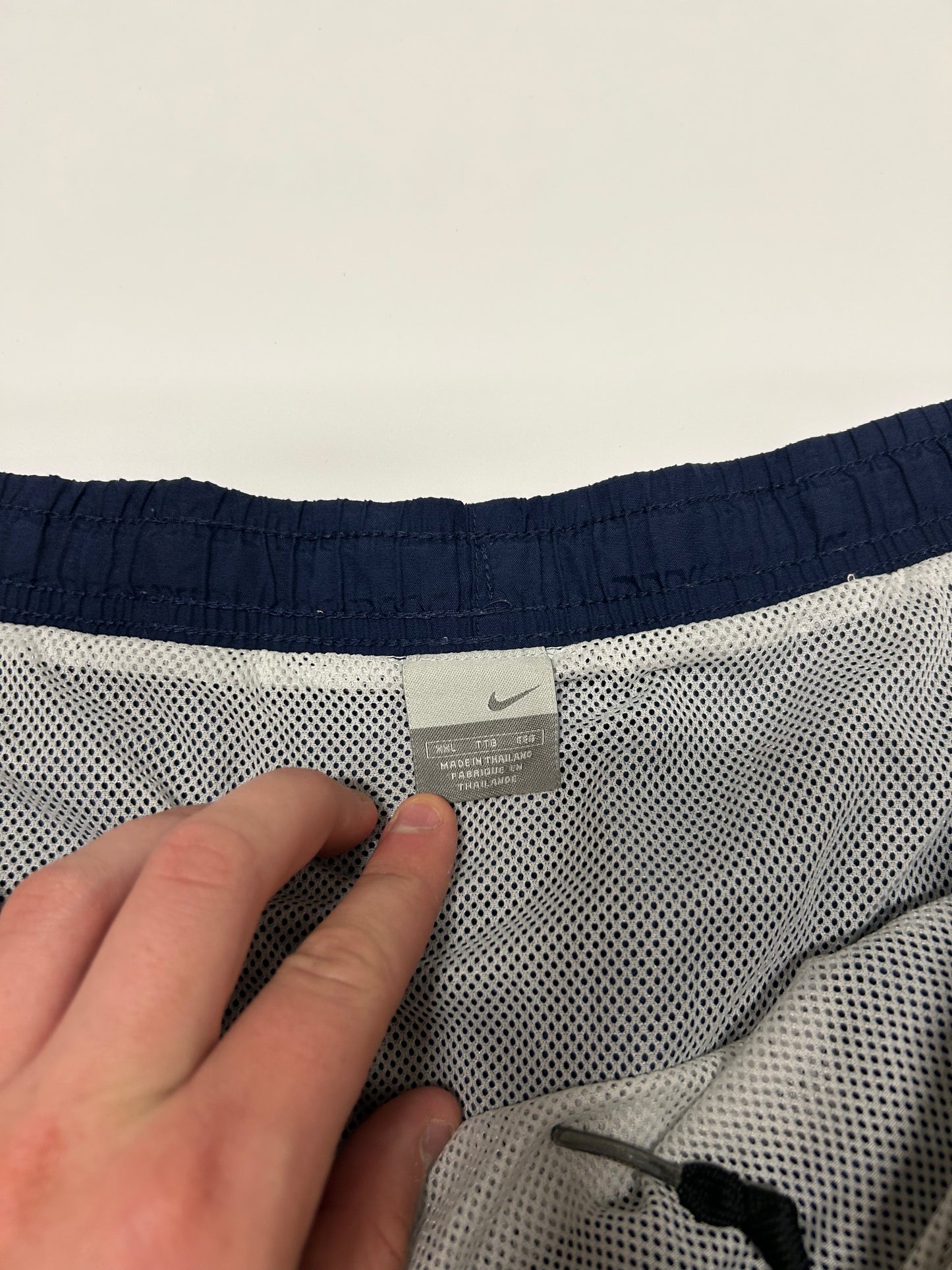 Vintage Nike spell out shorts (XXL)