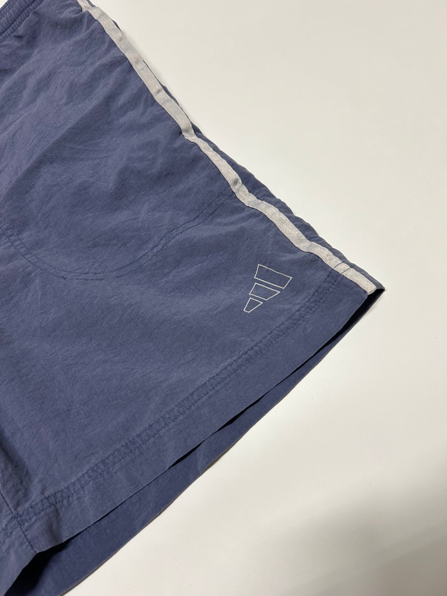 Vintage adidas sport shorts (M)