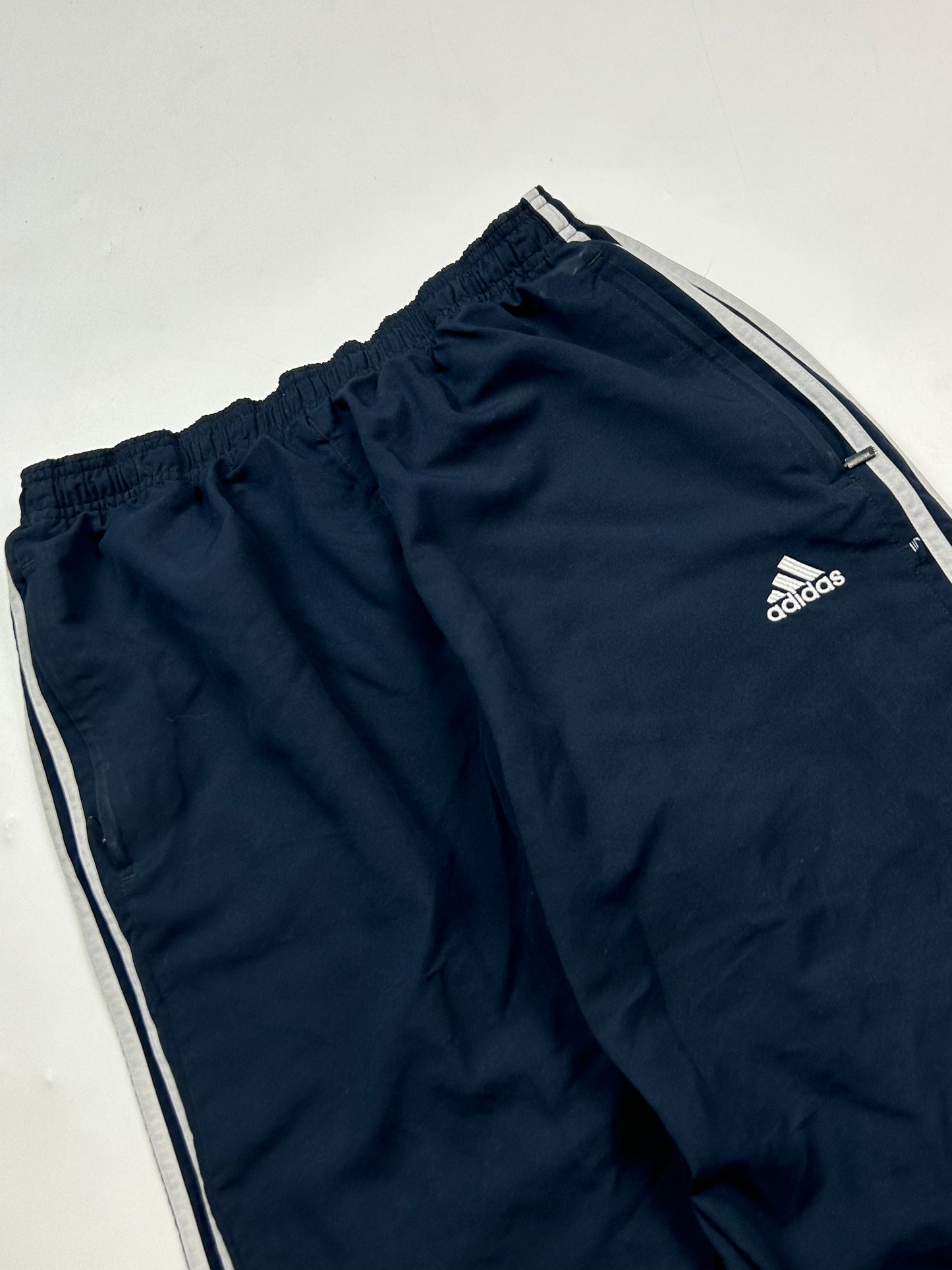 Vintage Adidas baggy track pants (M)