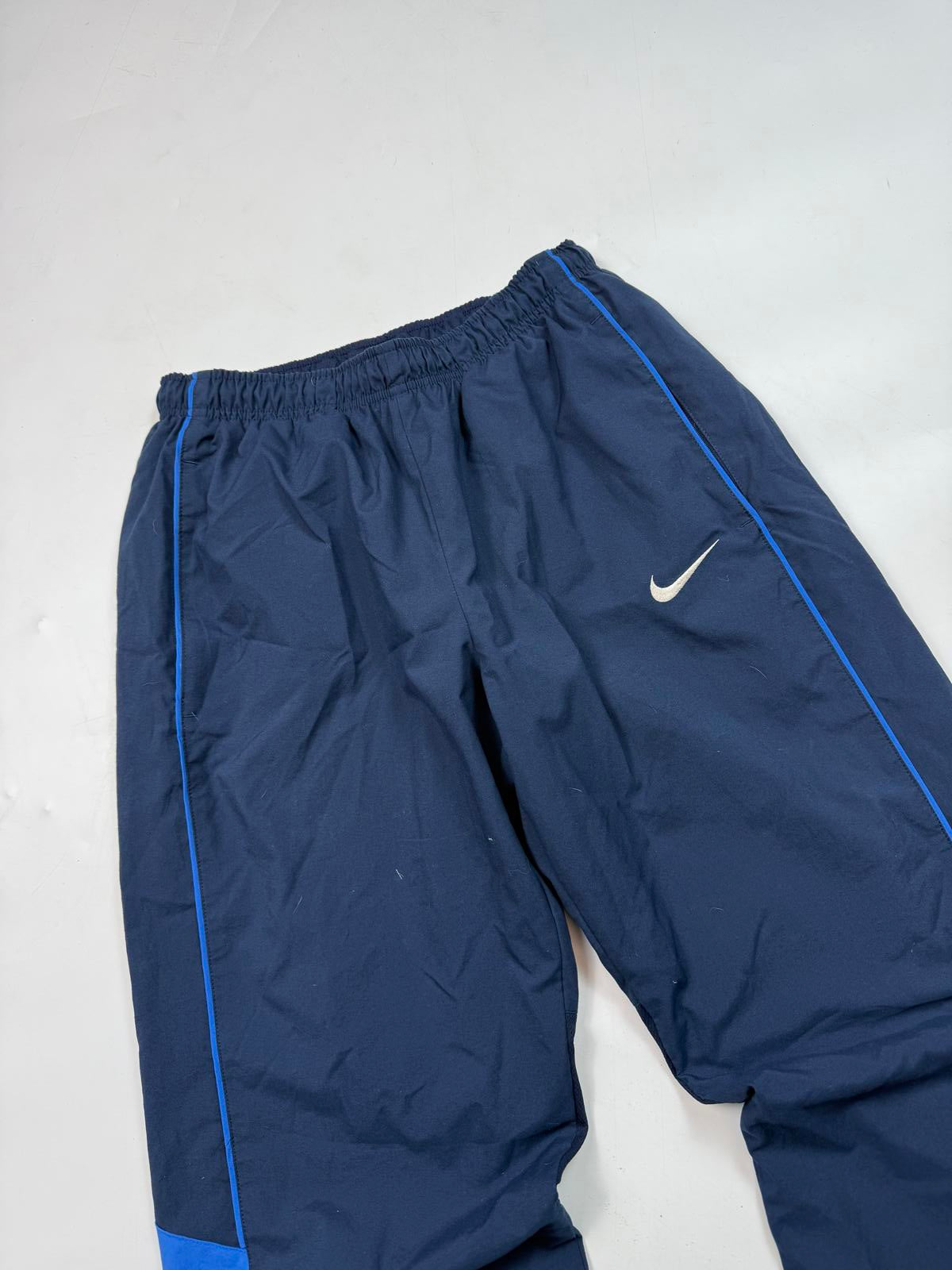 Vintage Nike side stripe baggy track pants (M)