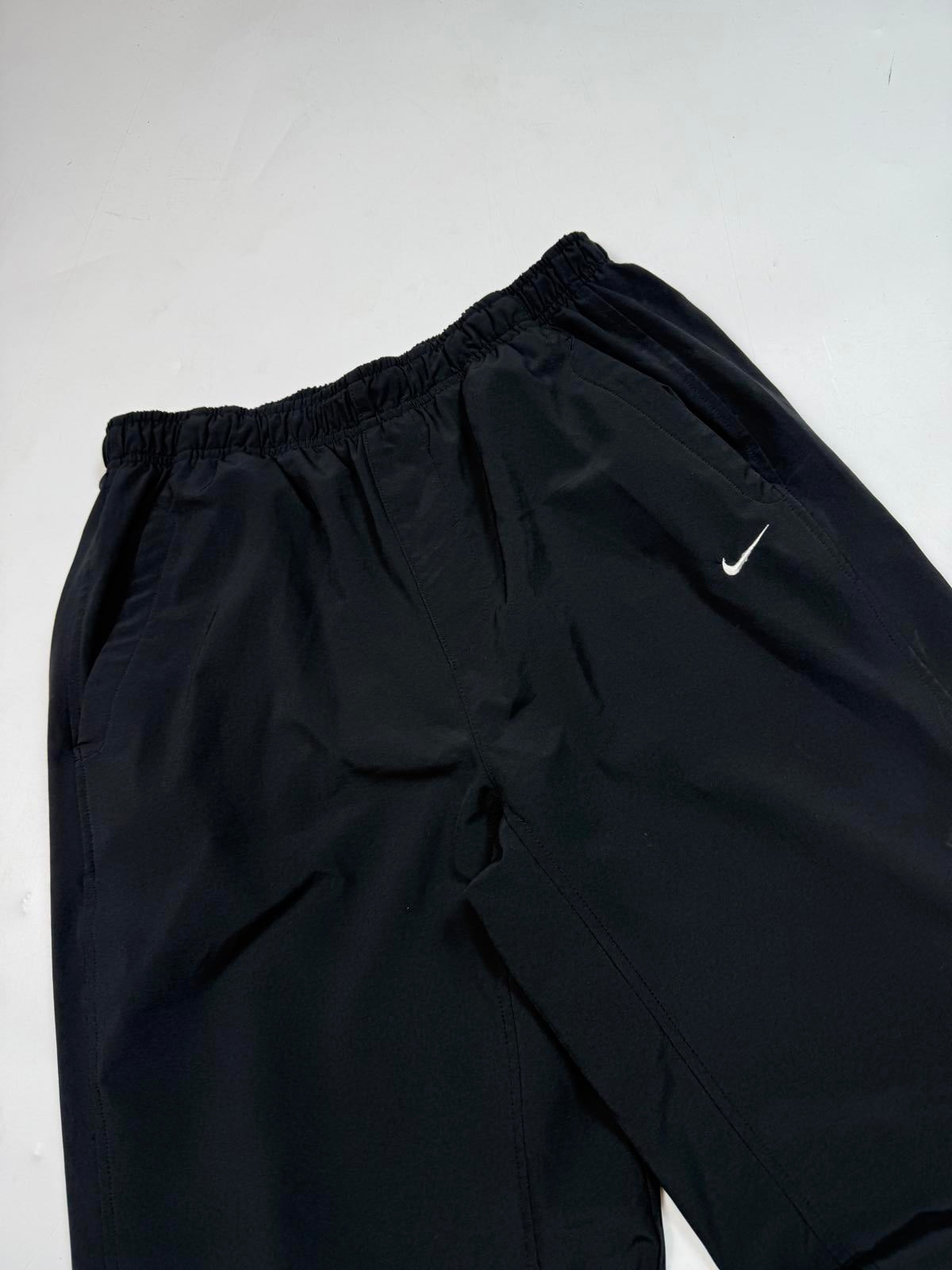 Vintage Nike baggy track pants (M)