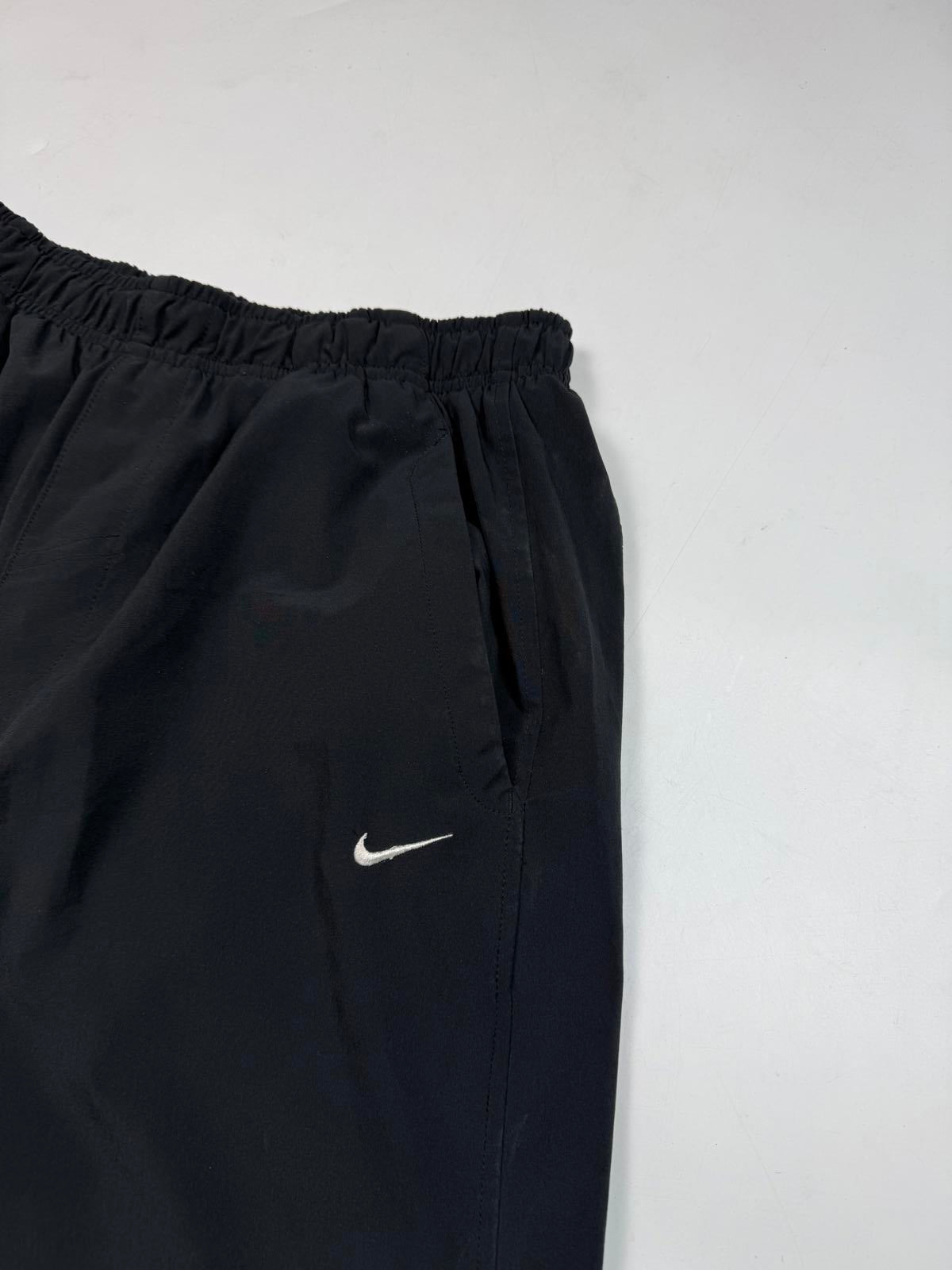 Vintage Nike baggy track pants (M)