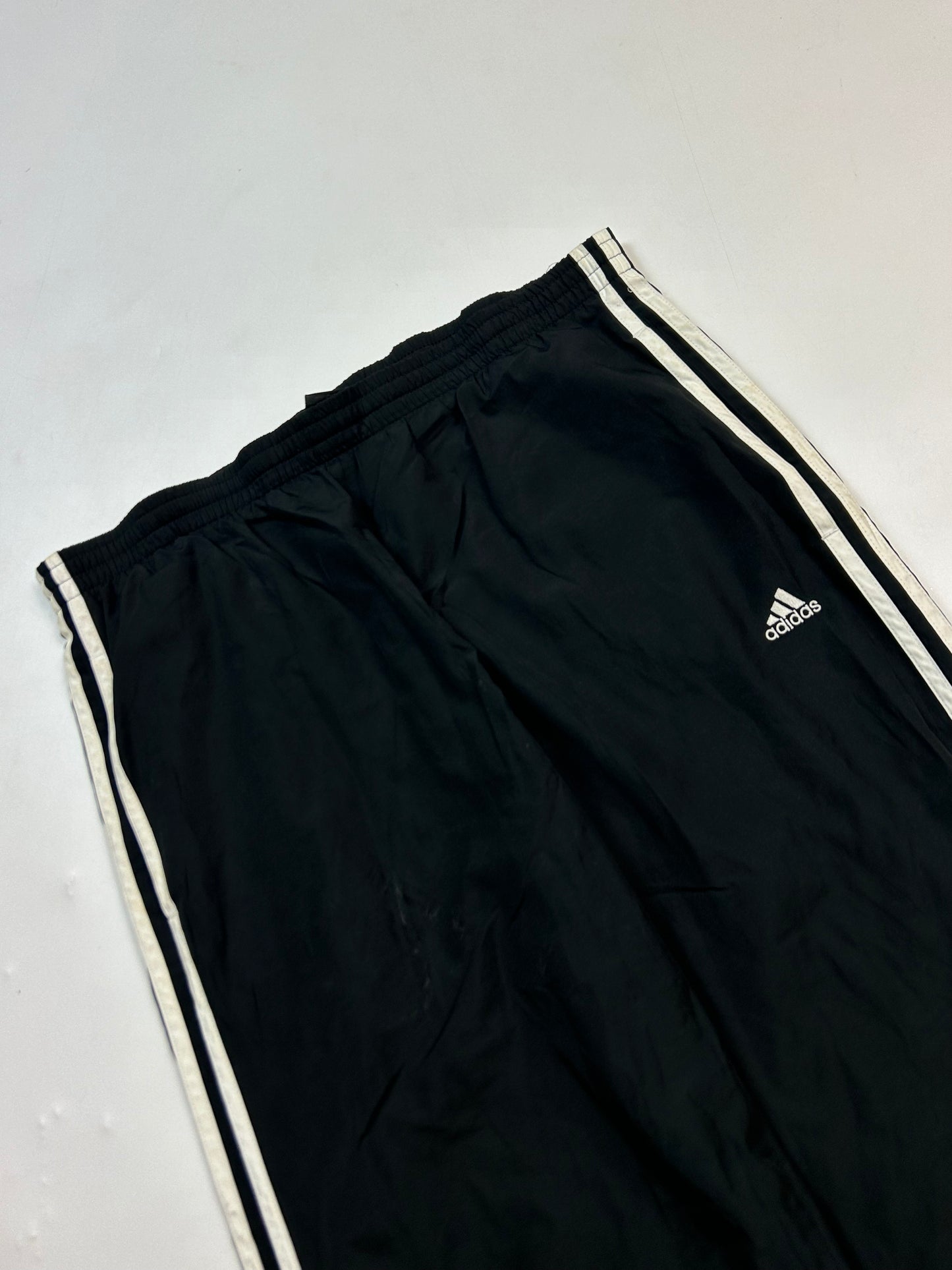 Vintage Adidas baggy track pants (M)
