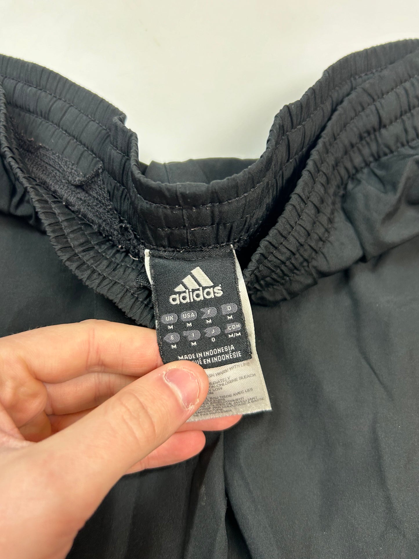 Vintage Adidas baggy track pants (M)