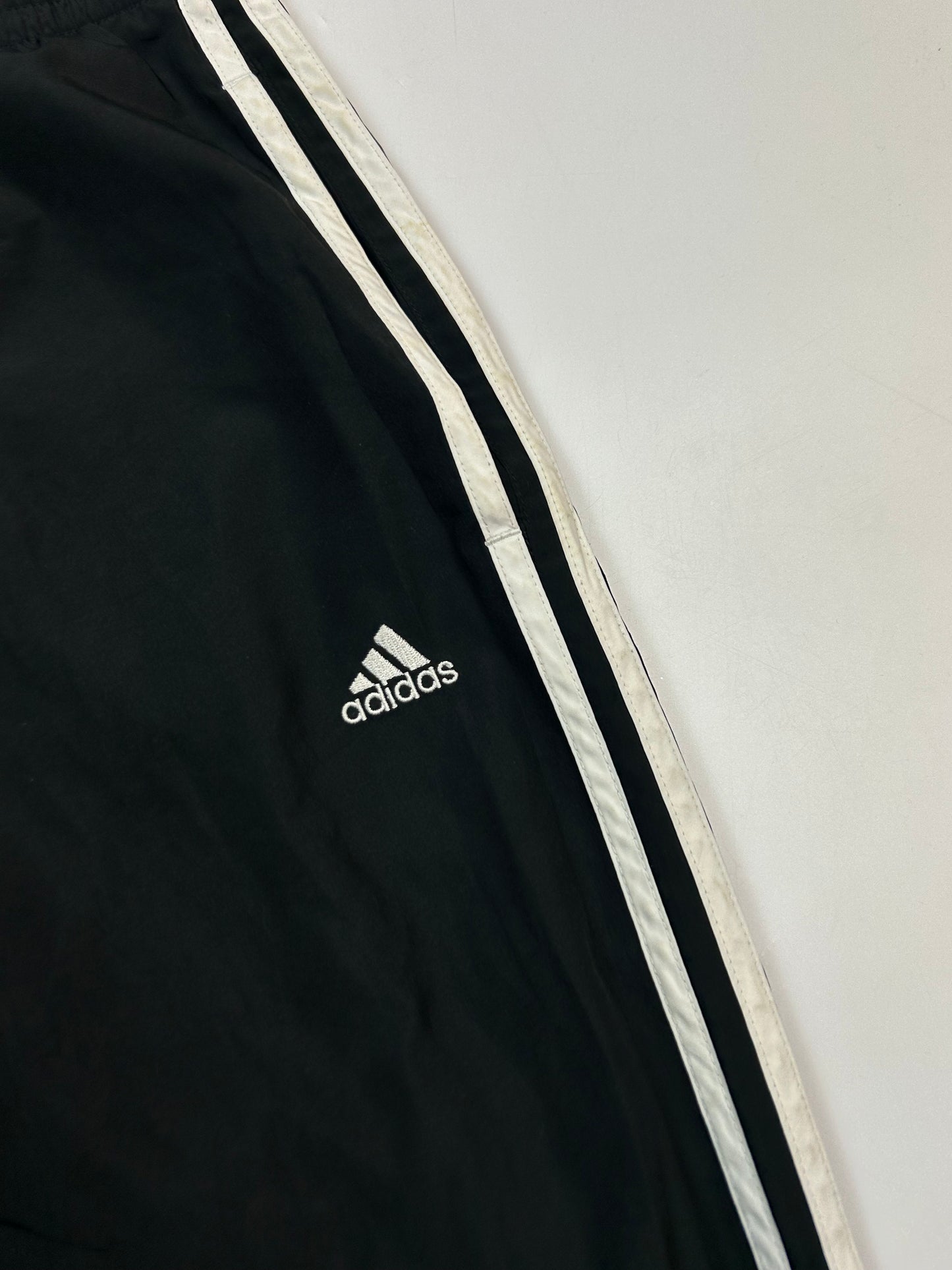Vintage Adidas baggy track pants (M)
