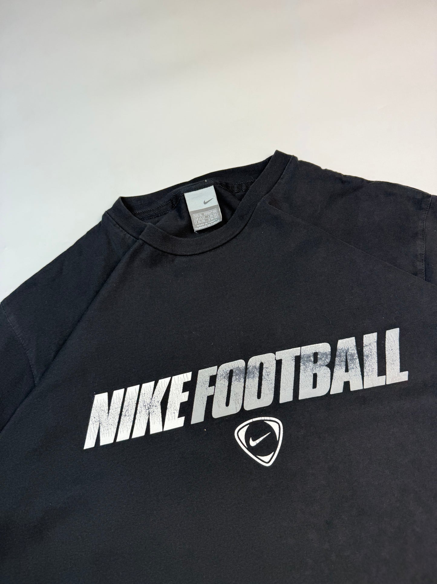 Vintage Nike shield football spell out tee (XL)