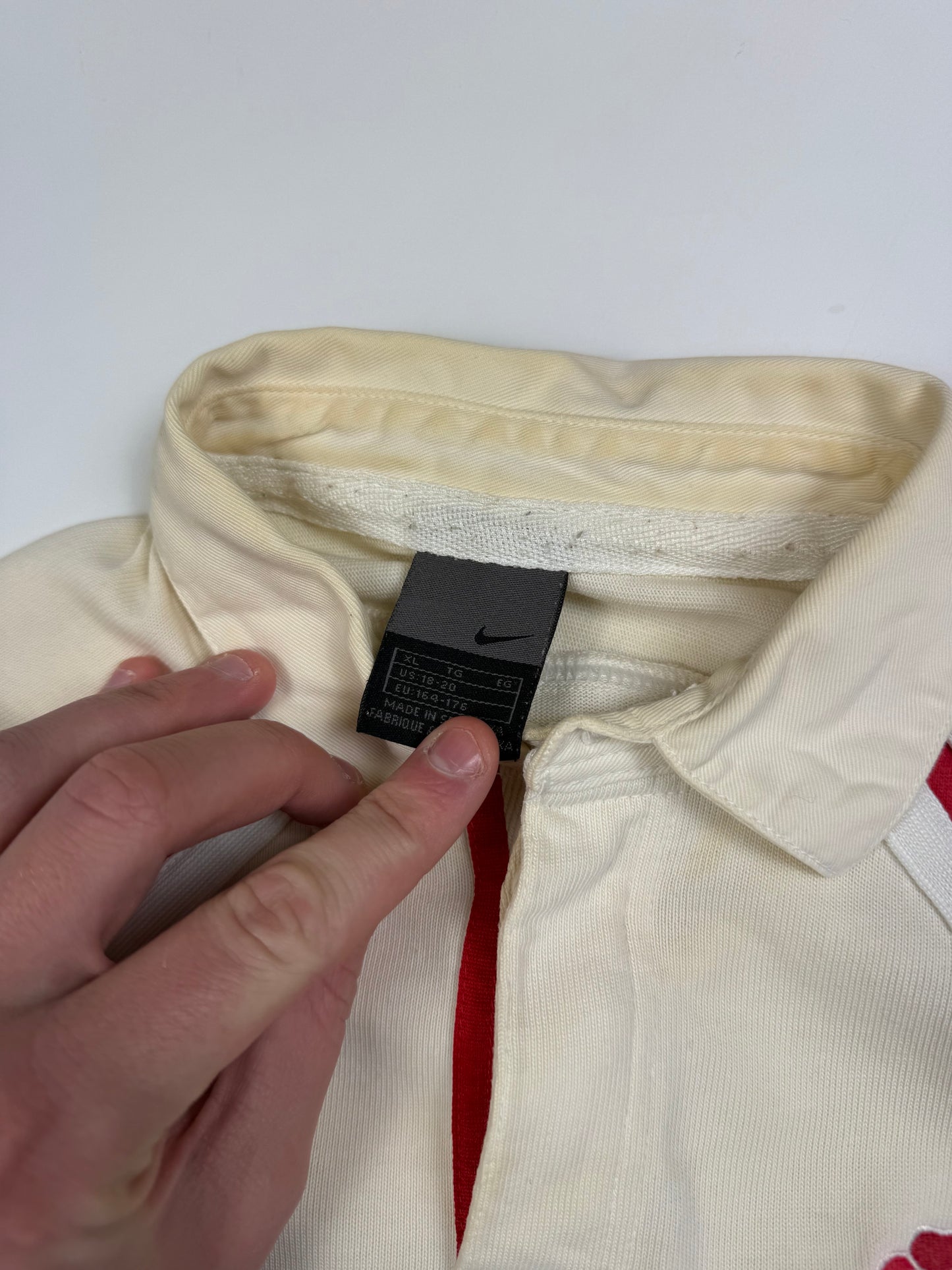 Vintage England 2001/02 Nike rugby union shirt (YXL)