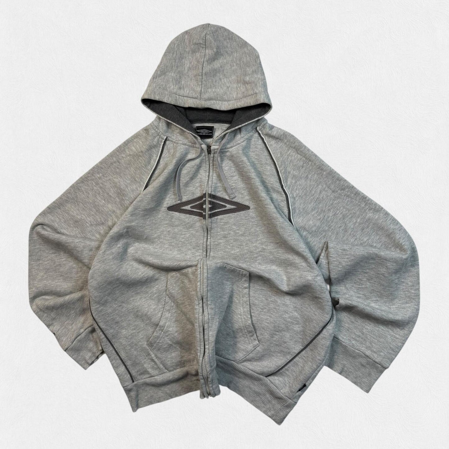 Vintage Umbro centre logo zip up hoodie (XL)