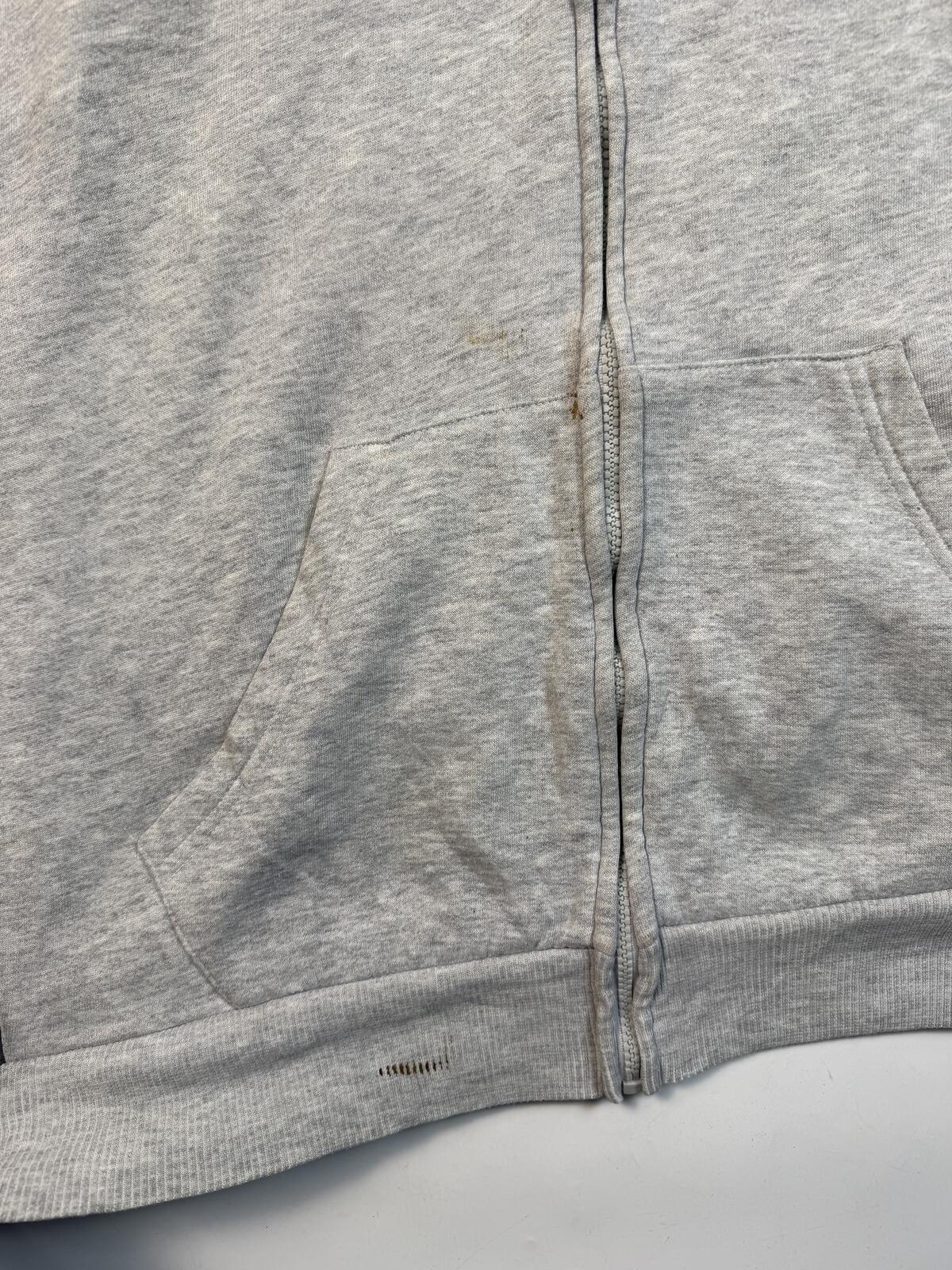 Vintage Umbro centre logo zip up hoodie (XL)