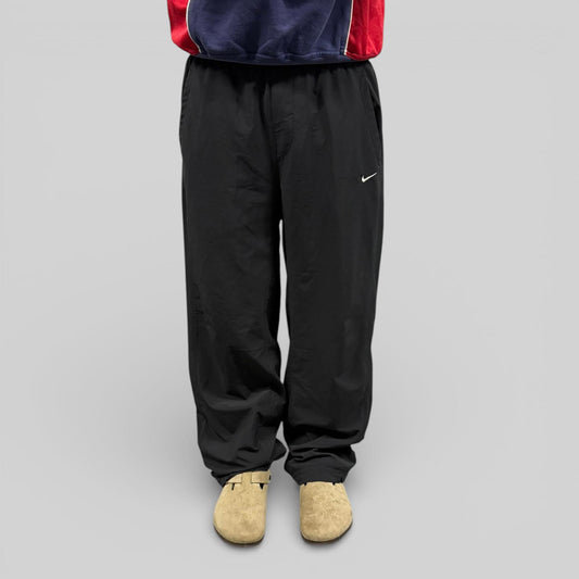 Vintage Nike baggy track pants (M)
