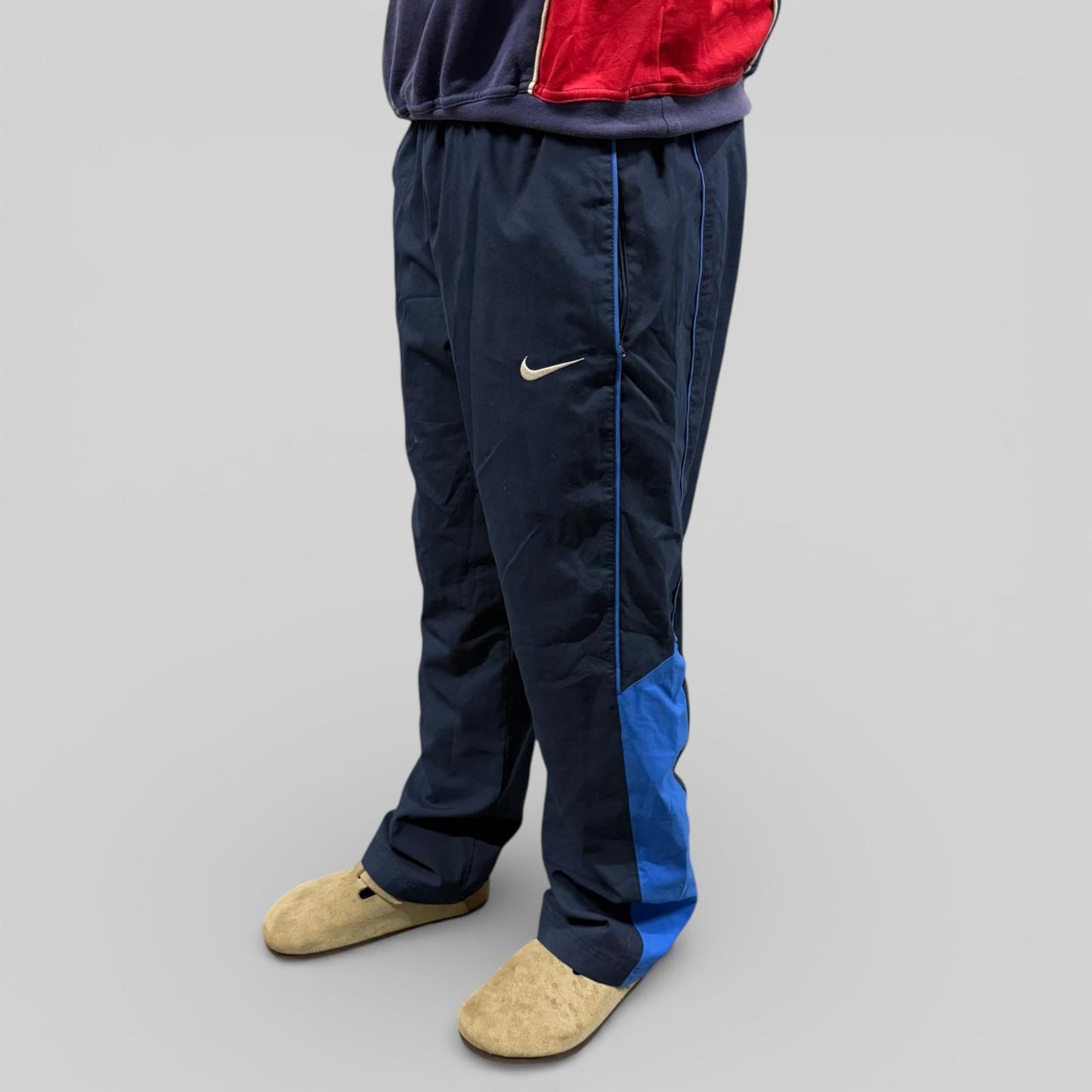 Vintage Nike side stripe baggy track pants (M)