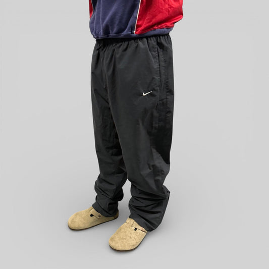Vintage Nike mini swoosh baggy track pants (XL)
