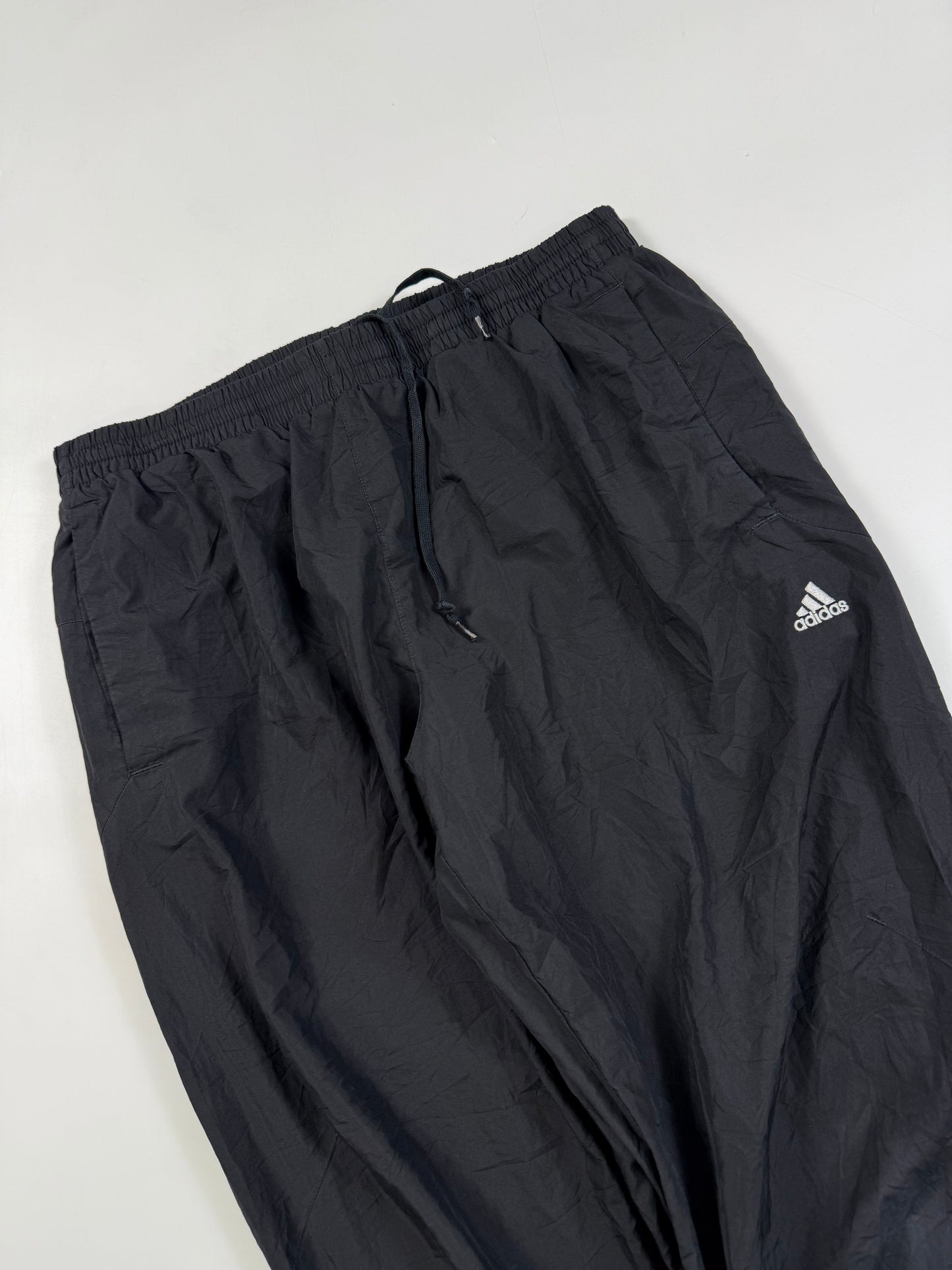 Vintage Adidas baggy track pants (M)
