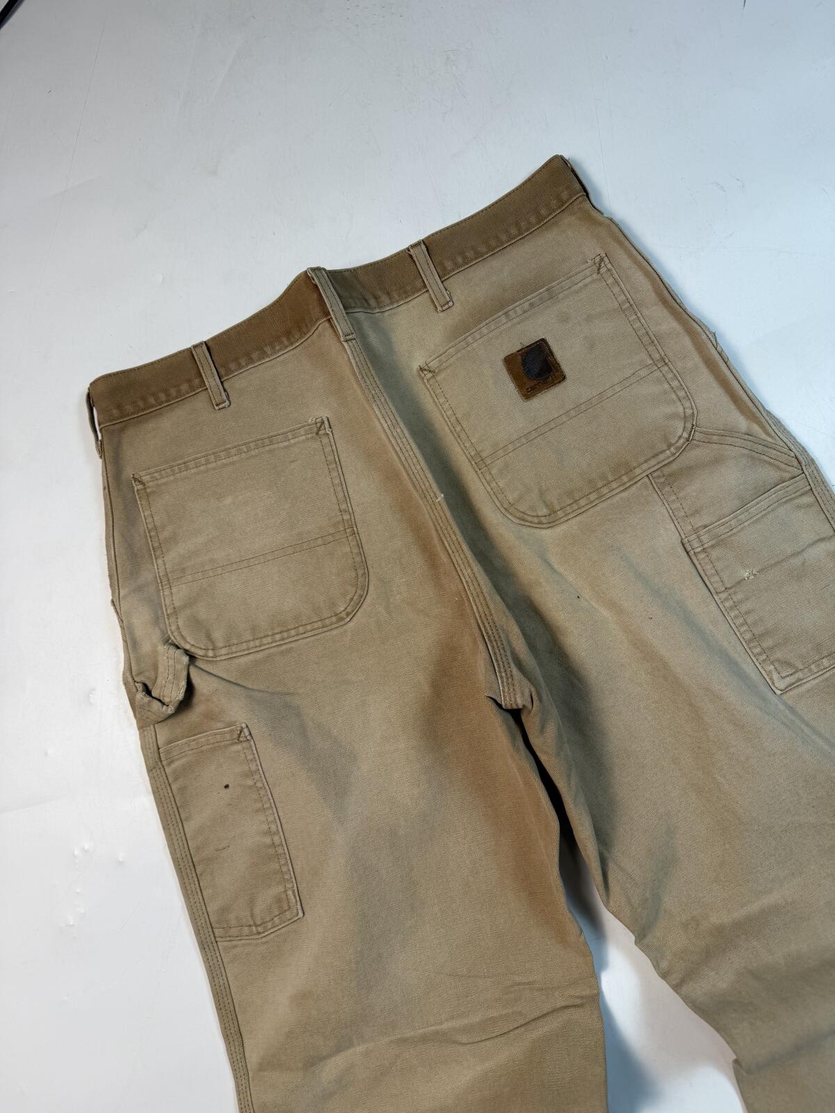 Vintage Carhartt baggy carpenter pants (W36)