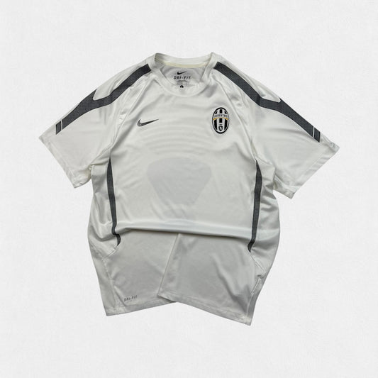 Juventus 2010-12 Nike training football shirt (L)