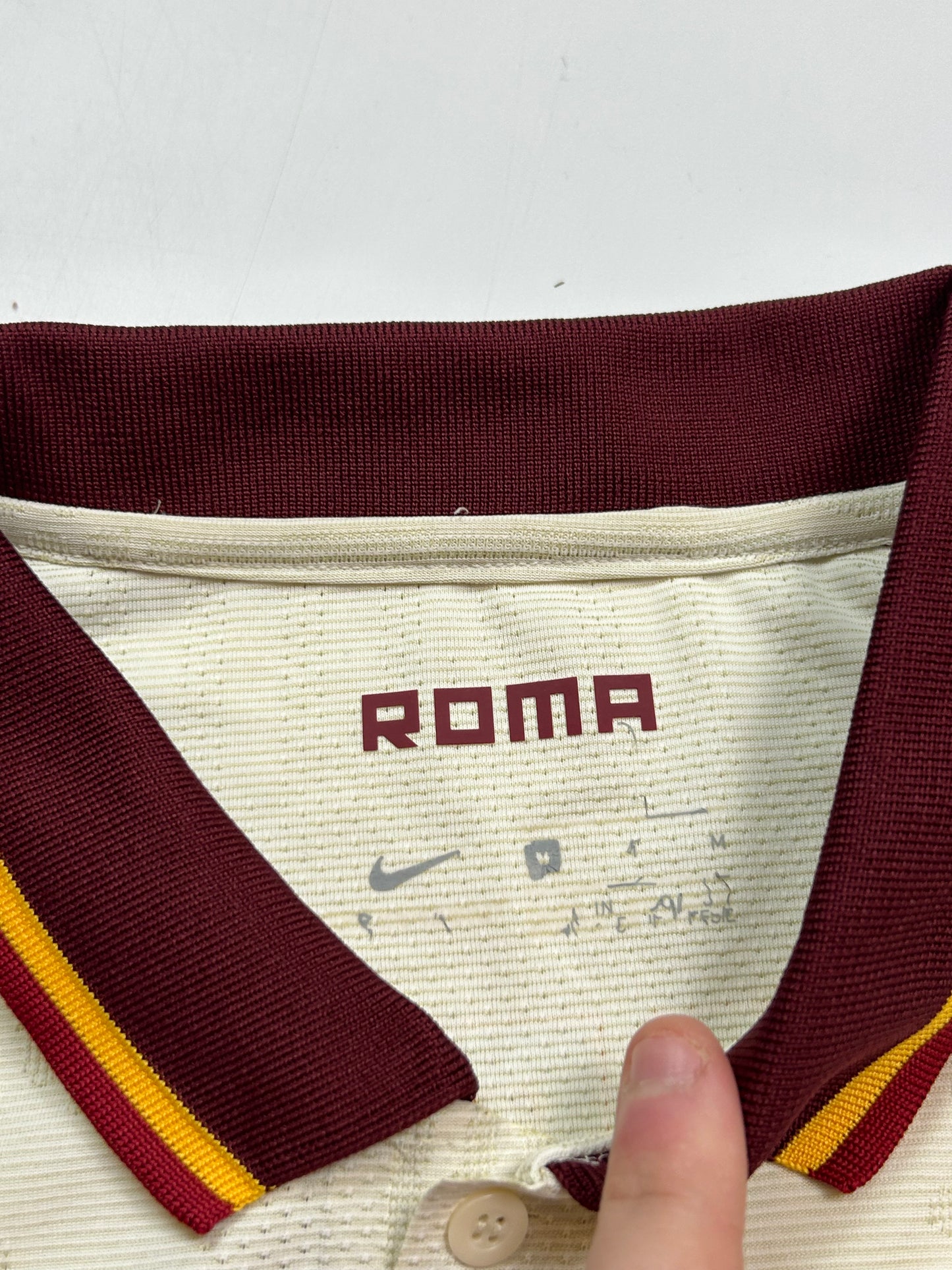 AS Roma 2020/21 Nike away football shirt (M)