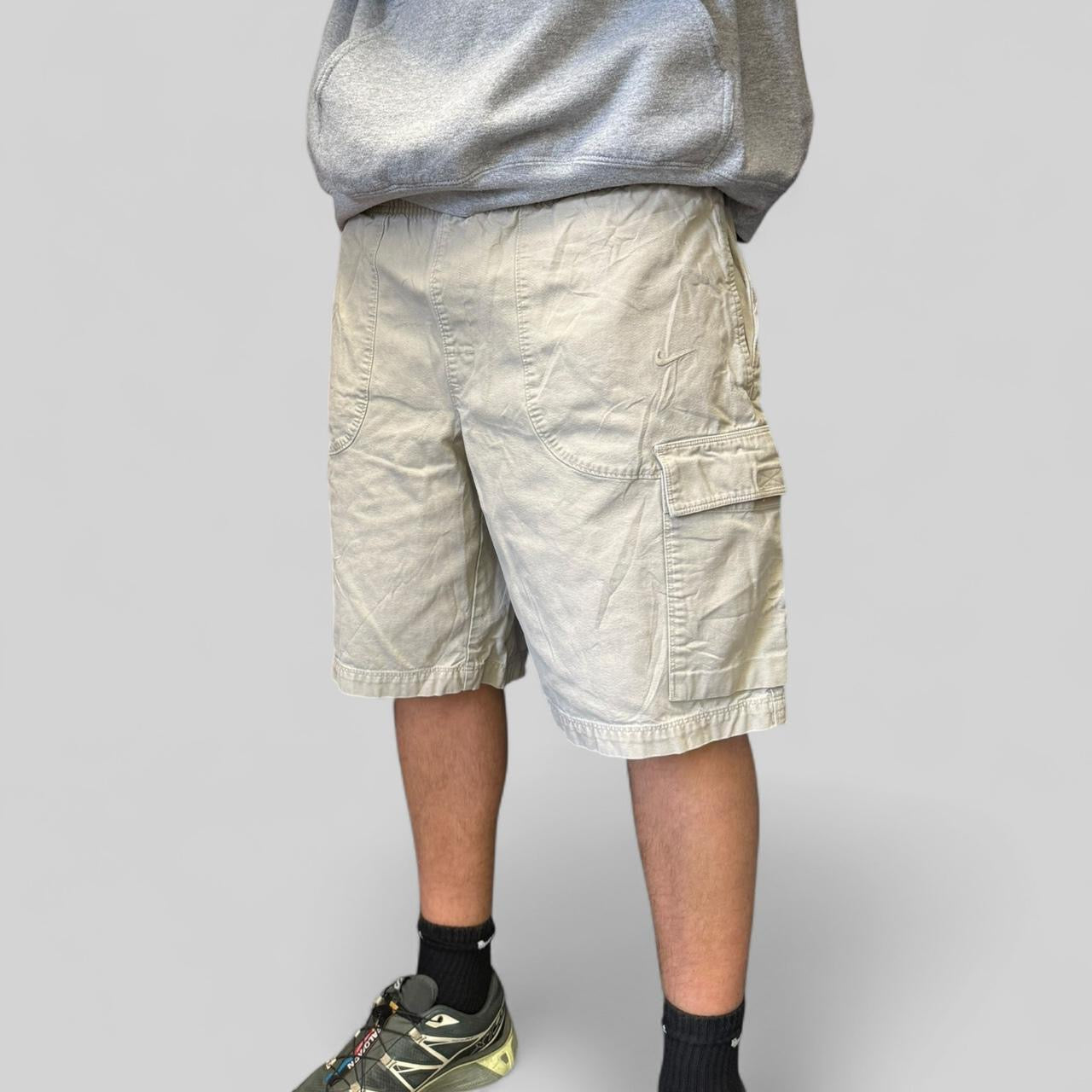 Vintage Nike mini swoosh baggy shorts (M)