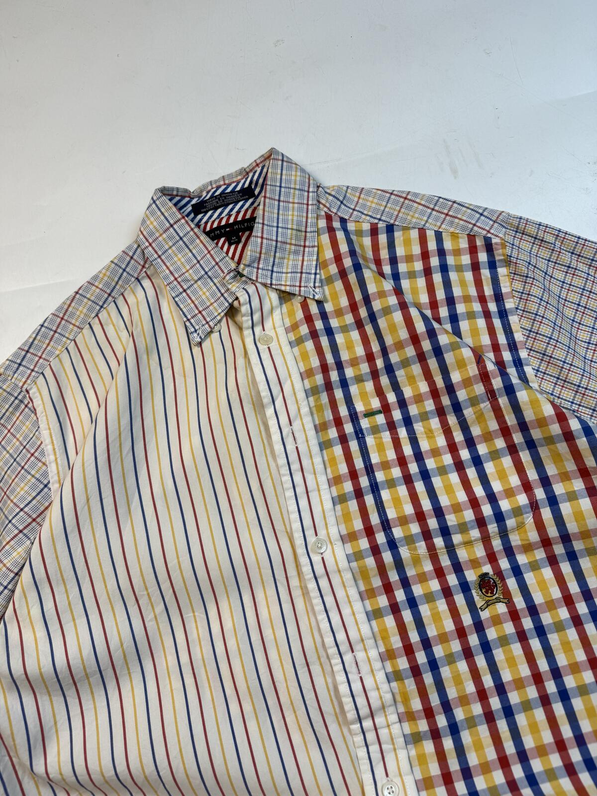 Vintage Tommy Hilfiger abstract short sleeve shirt (M)