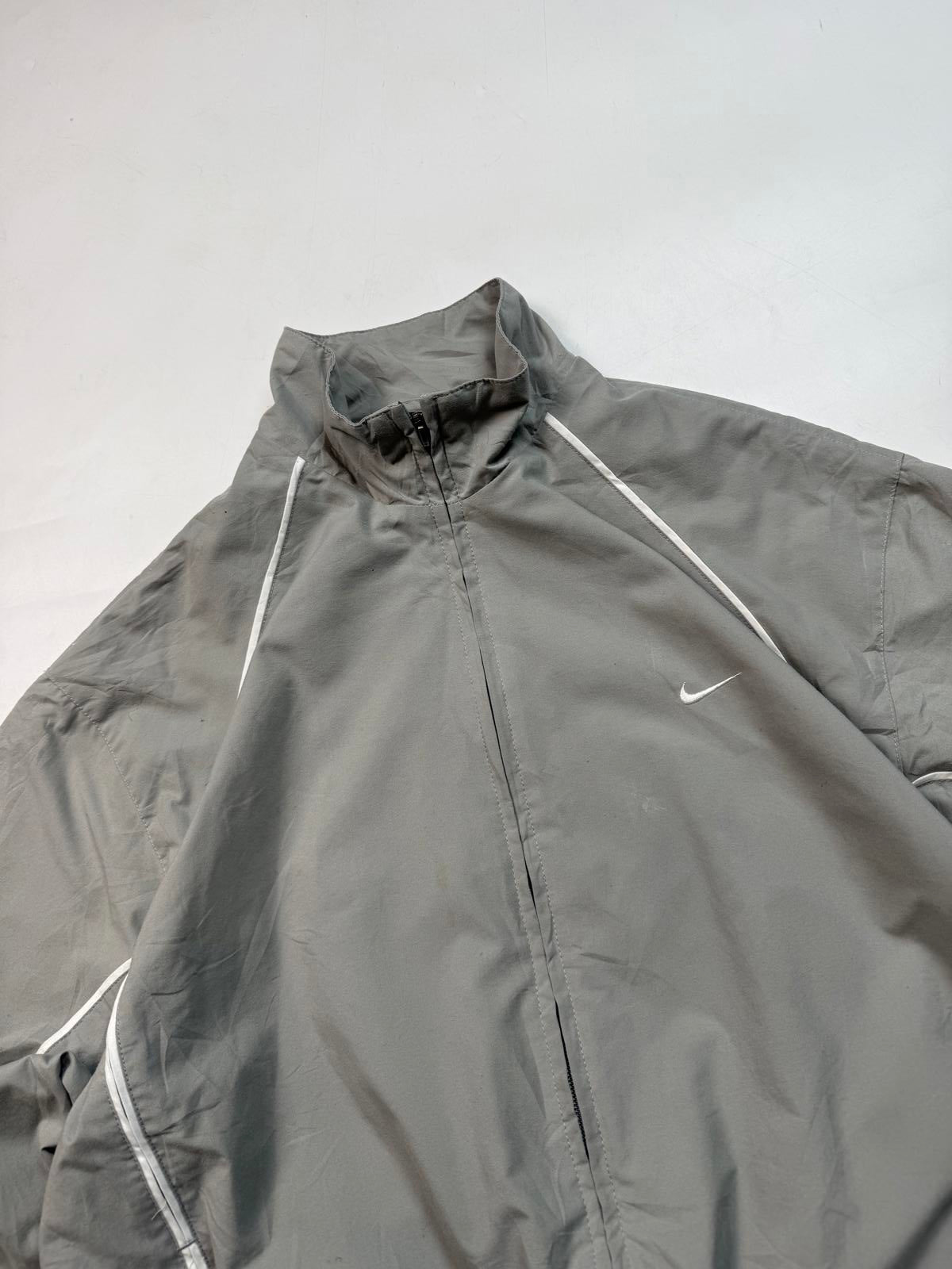 Vintage Nike track jacket (L)