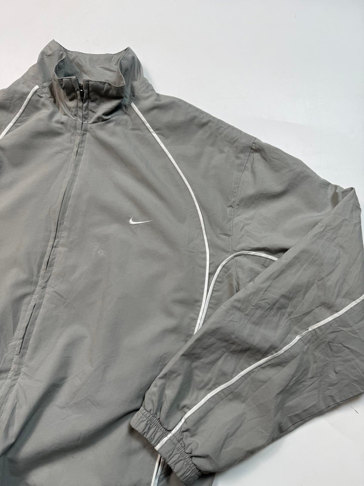 Vintage Nike track jacket (L)