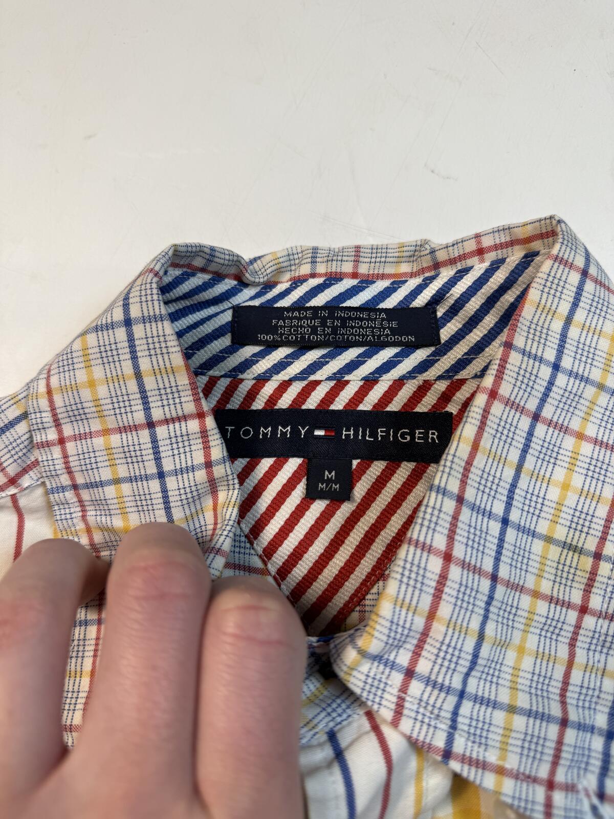 Vintage Tommy Hilfiger abstract short sleeve shirt (M)