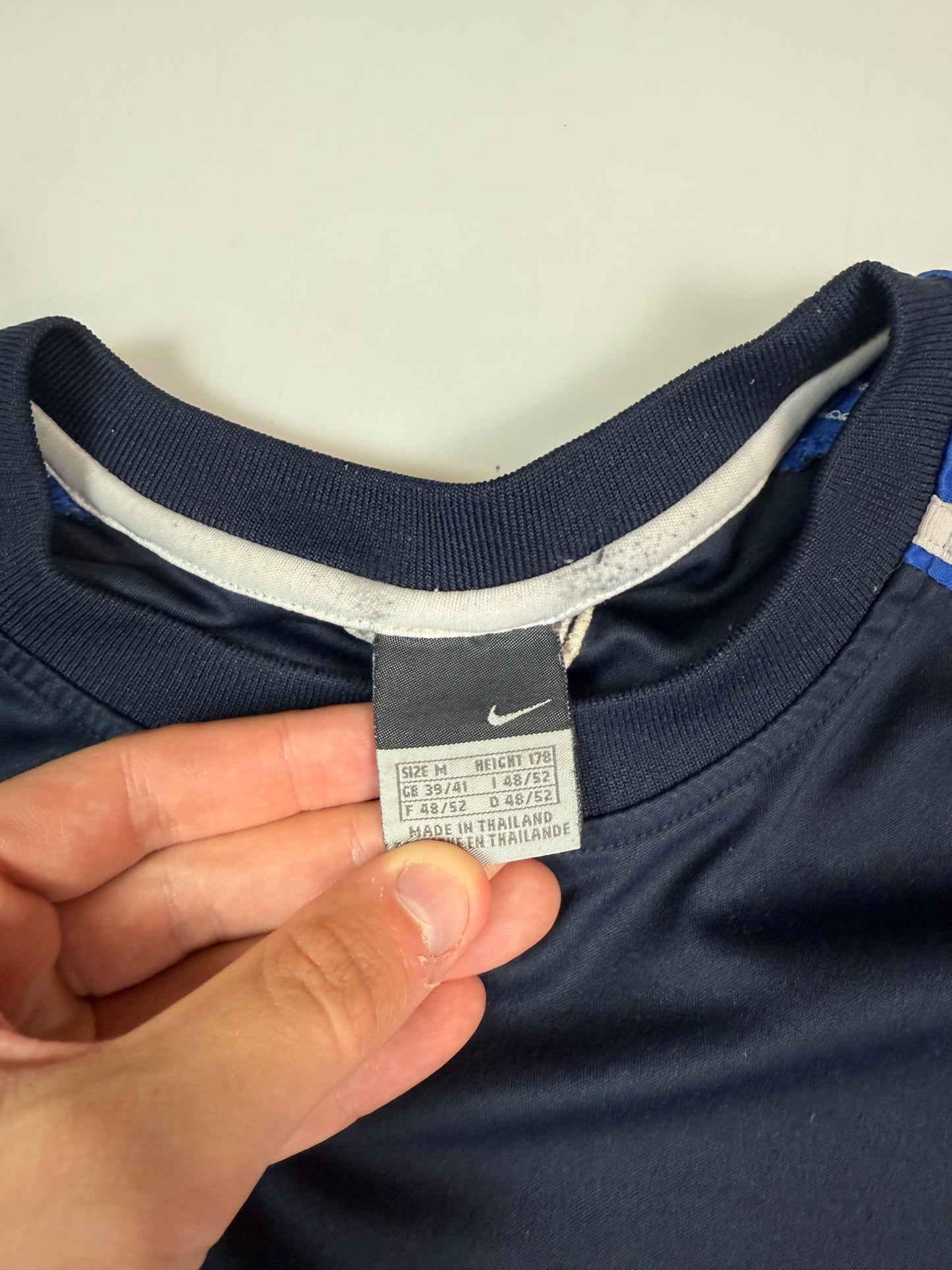 Vintage Nike shield football centre logo tee (M)
