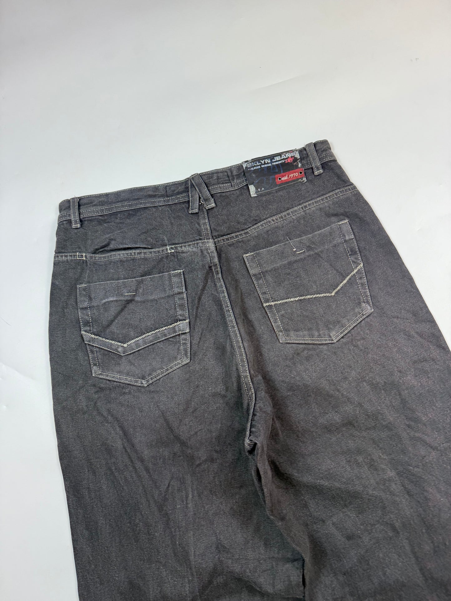 Vintage Y2K Hip Hop baggy denim jeans (W34)