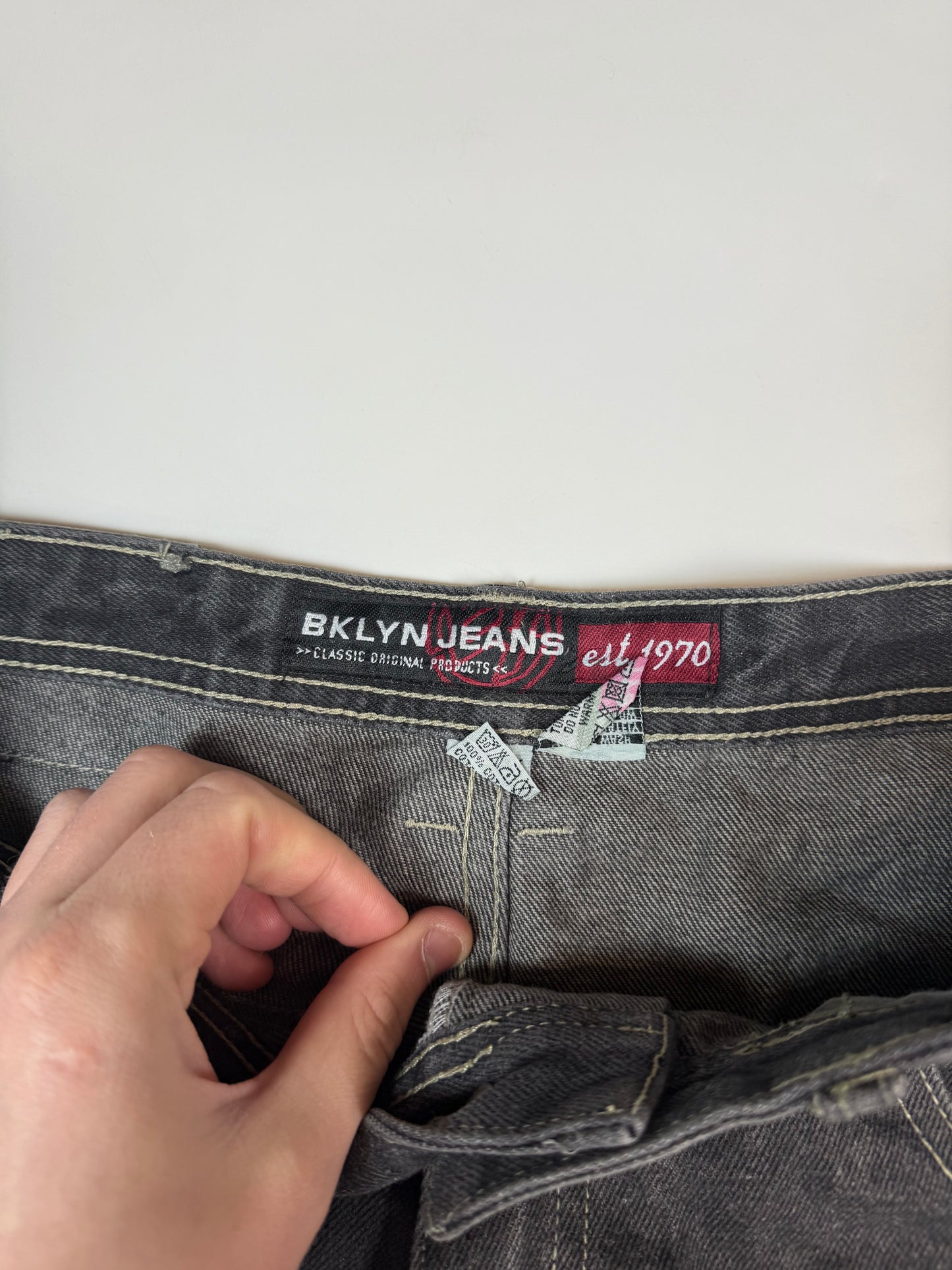 Vintage Y2K Hip Hop baggy denim jeans (W34)