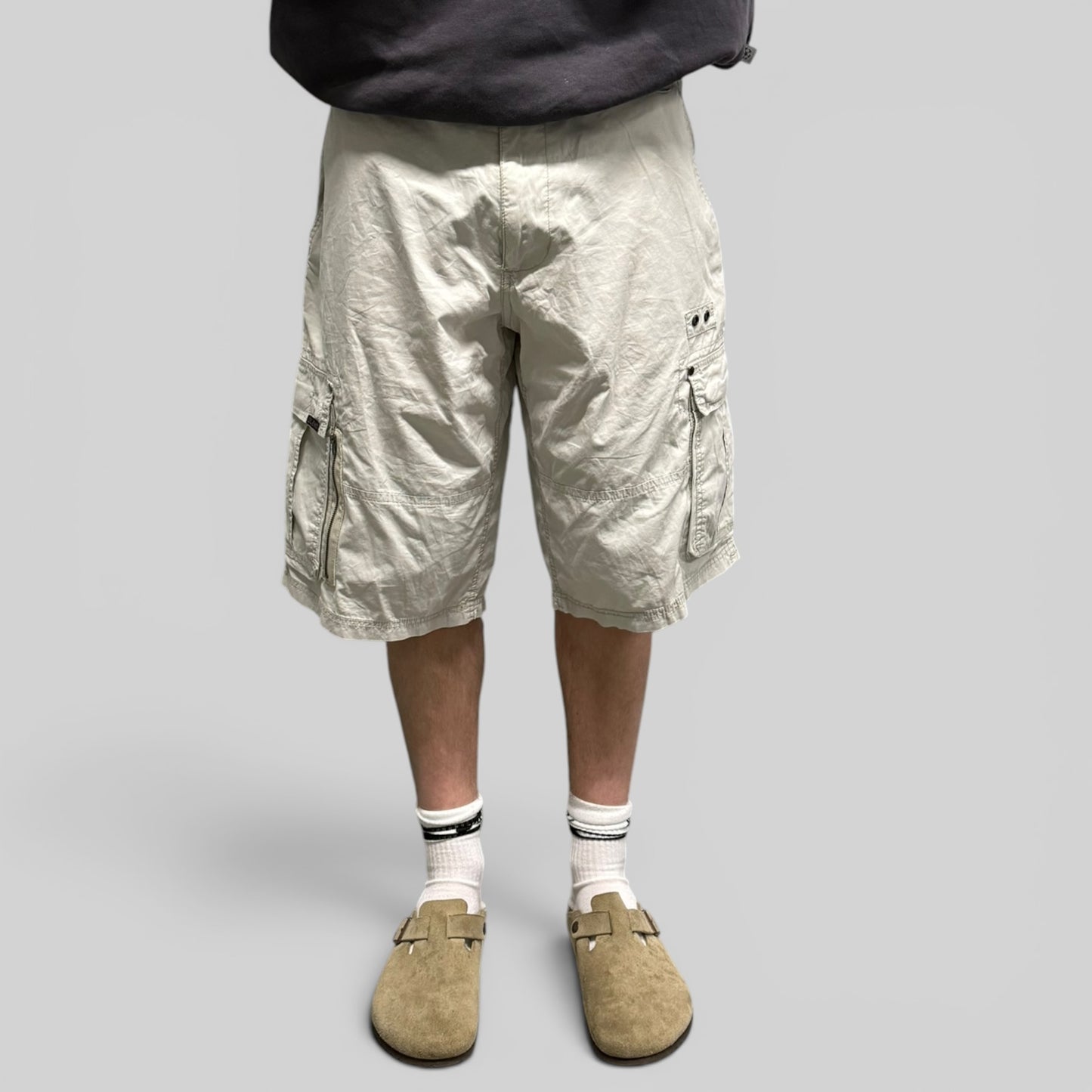 Vintage technical baggy cargo shorts (W38)