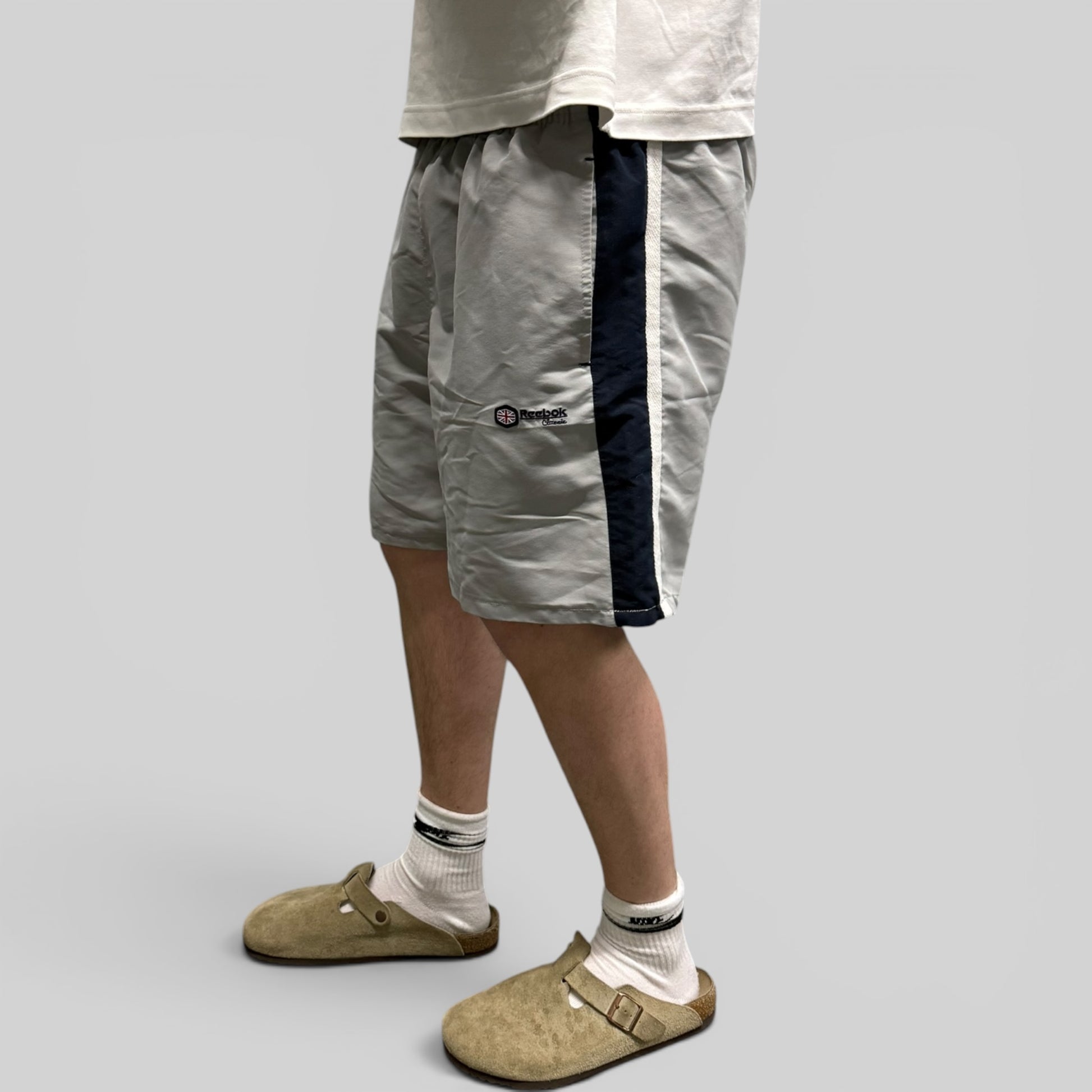 Vintage Reebok classic side stripe sport shorts (L)