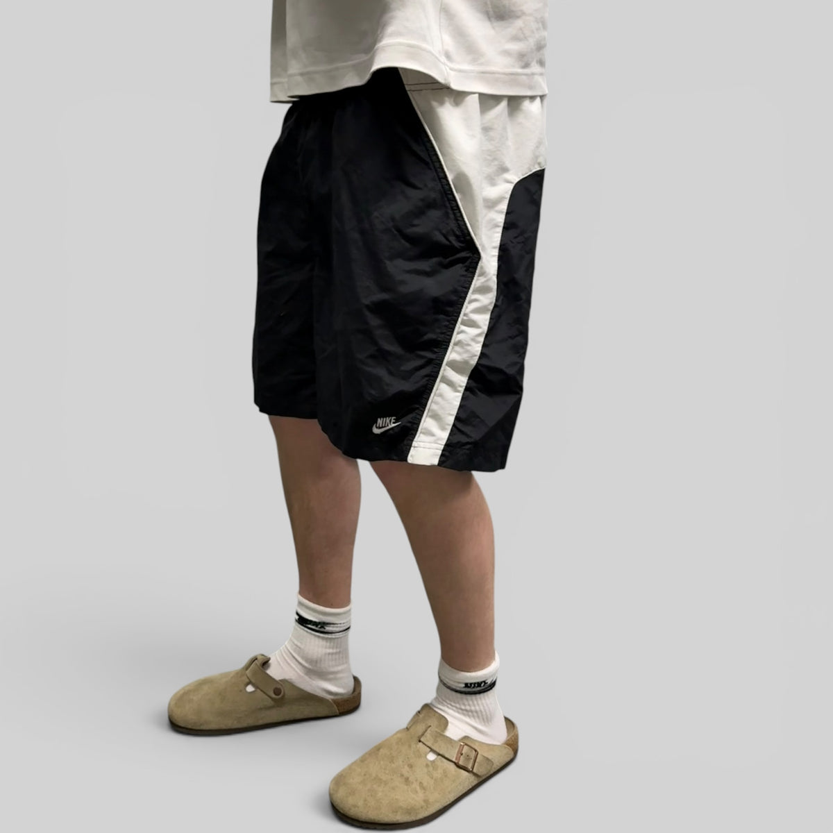 Vintage Nike side stripe sport shorts (XL)