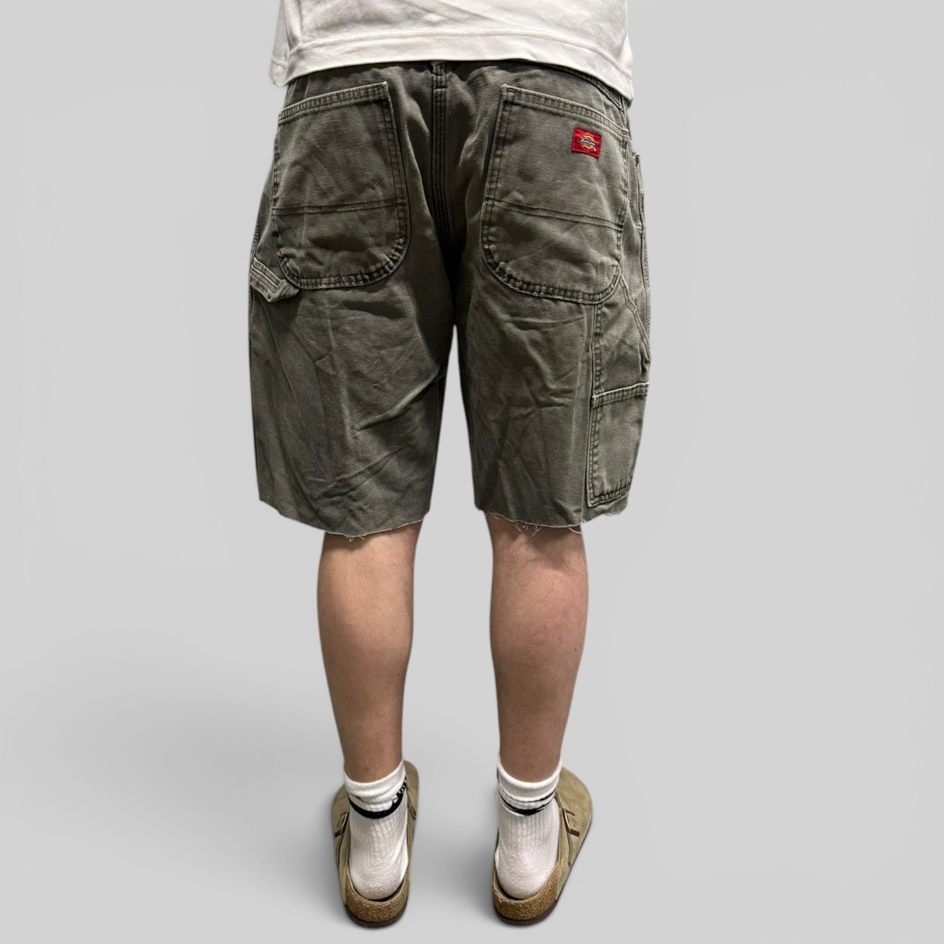 Vintage Dickies baggy carpenter shorts (W34)
