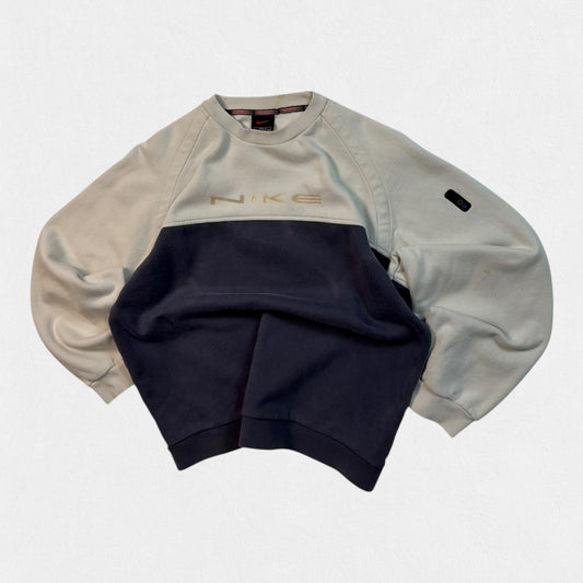 Vintage 90s Nike spell out sweatshirt (S)