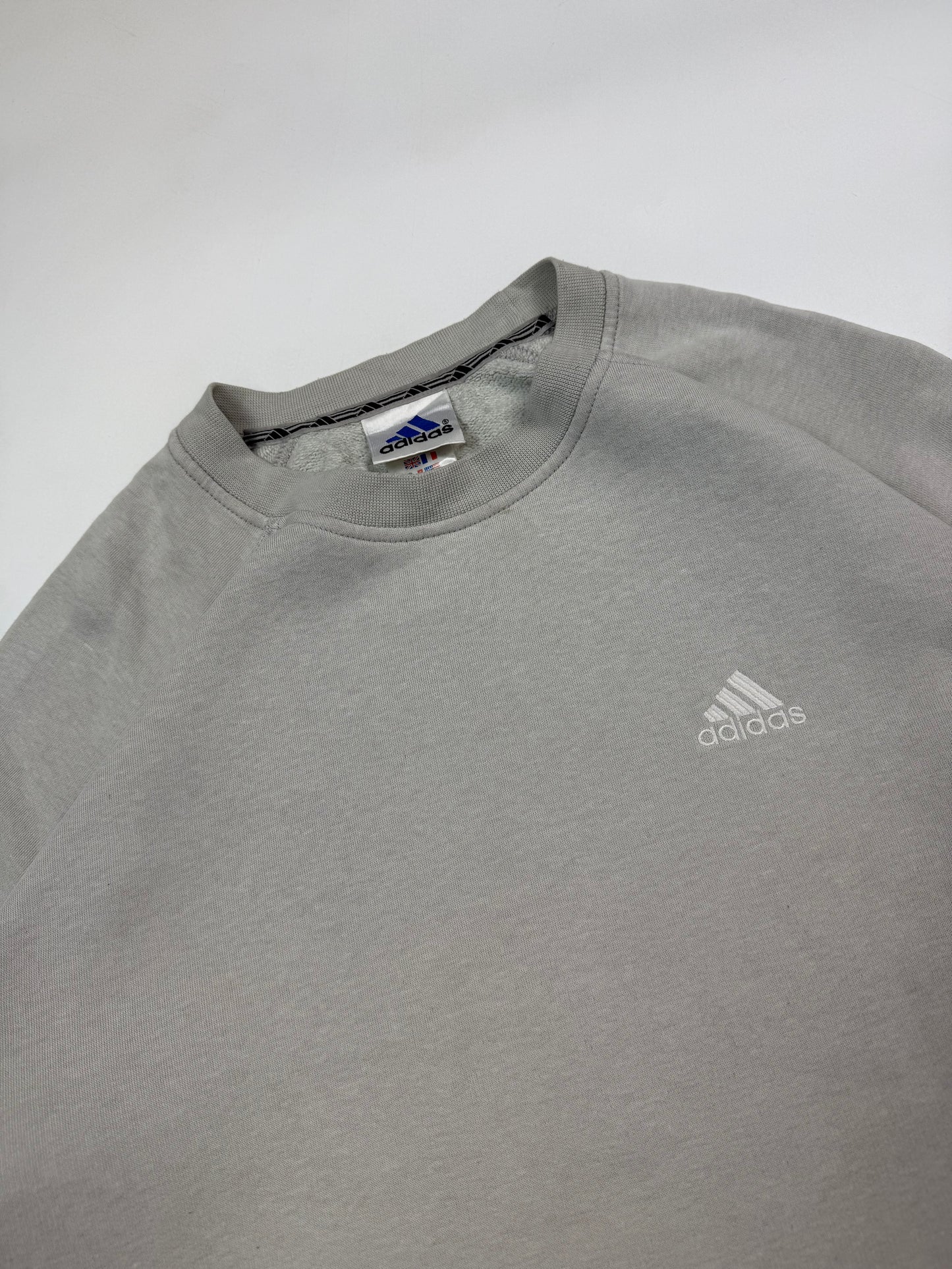 Vintage Adidas small logo sweatshirt (M)