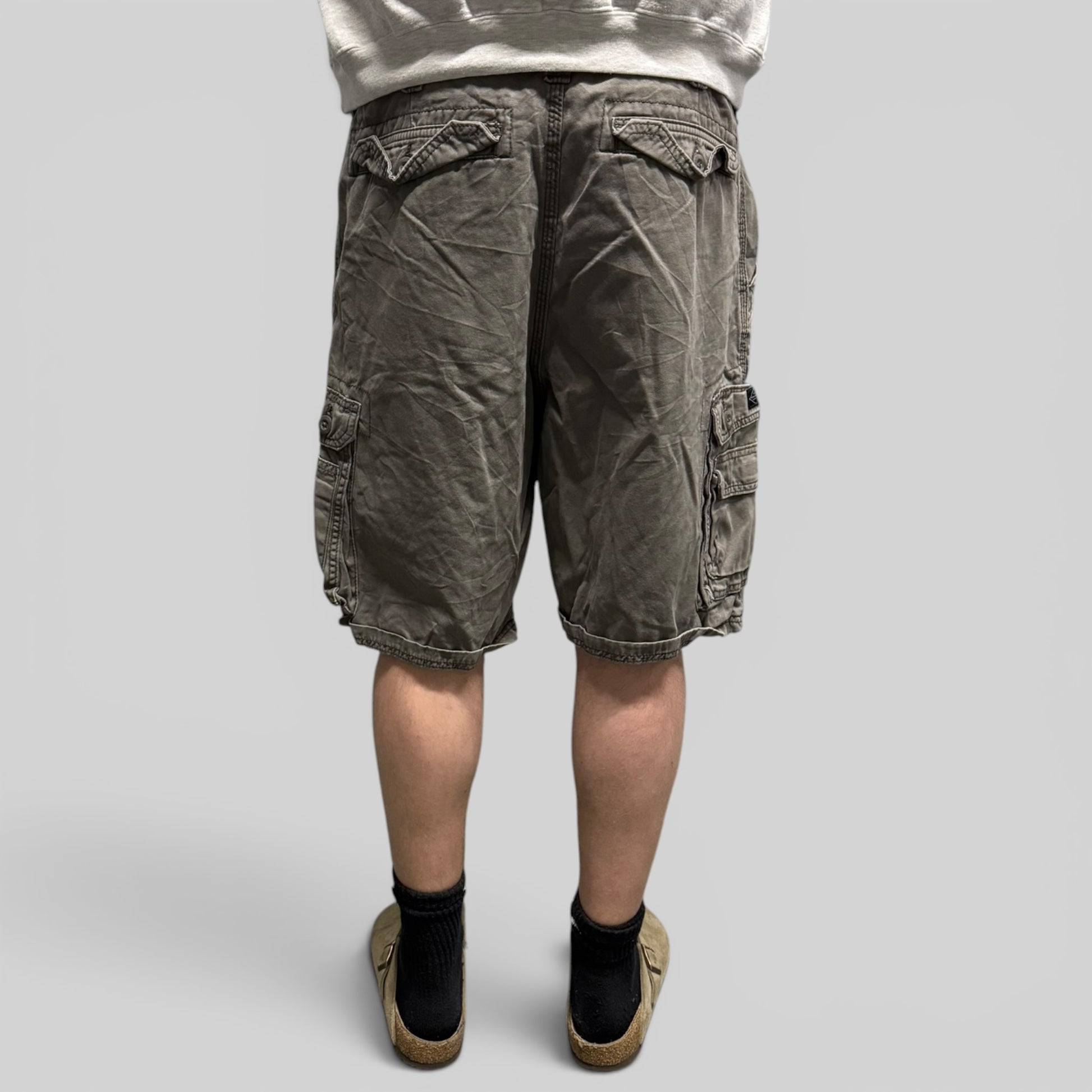 Vintage Lee baggy cargo shorts (W34)