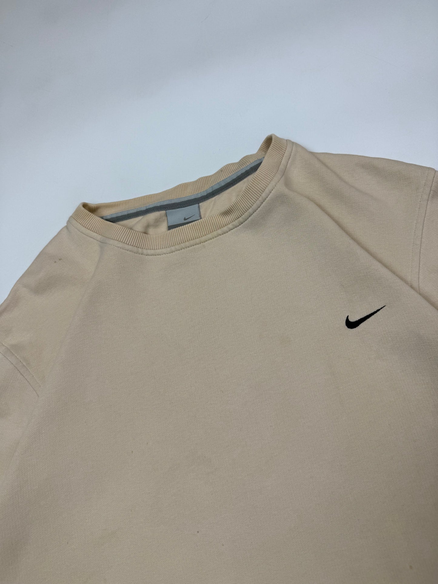 Vintage Nike mini swoosh sweatshirt (M)