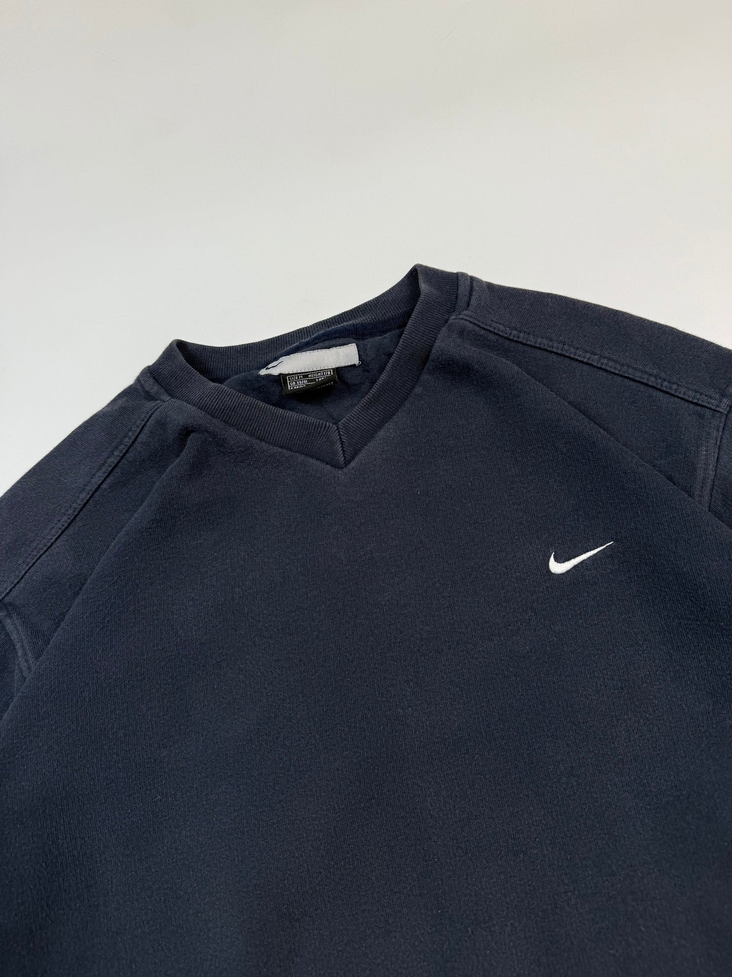 Vintage Nike mini swoosh sweatshirt (M)