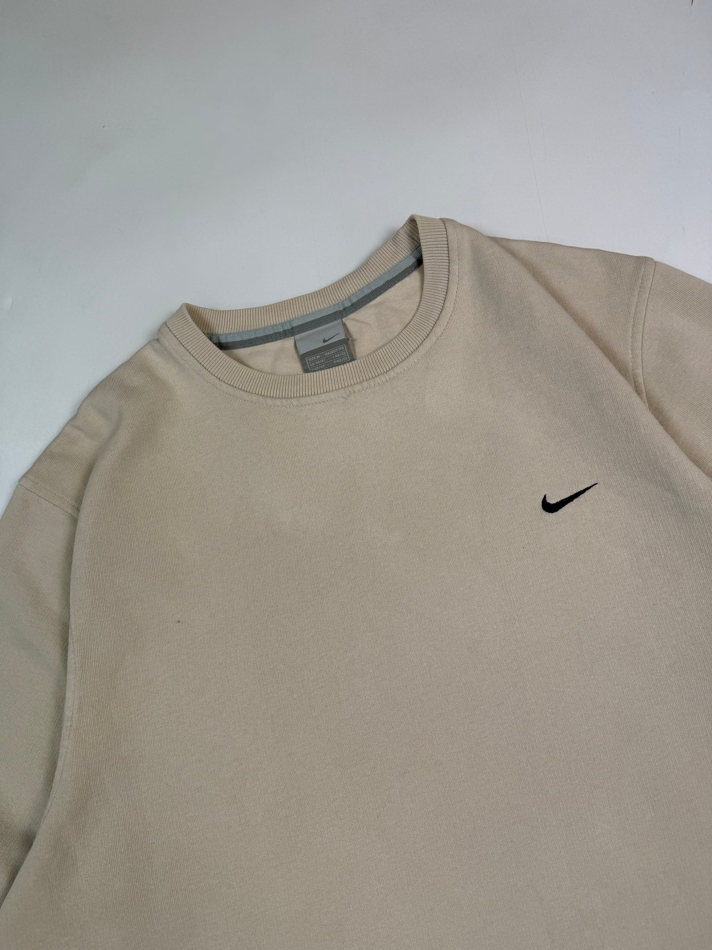 Vintage Nike mini swoosh sweatshirt (M)
