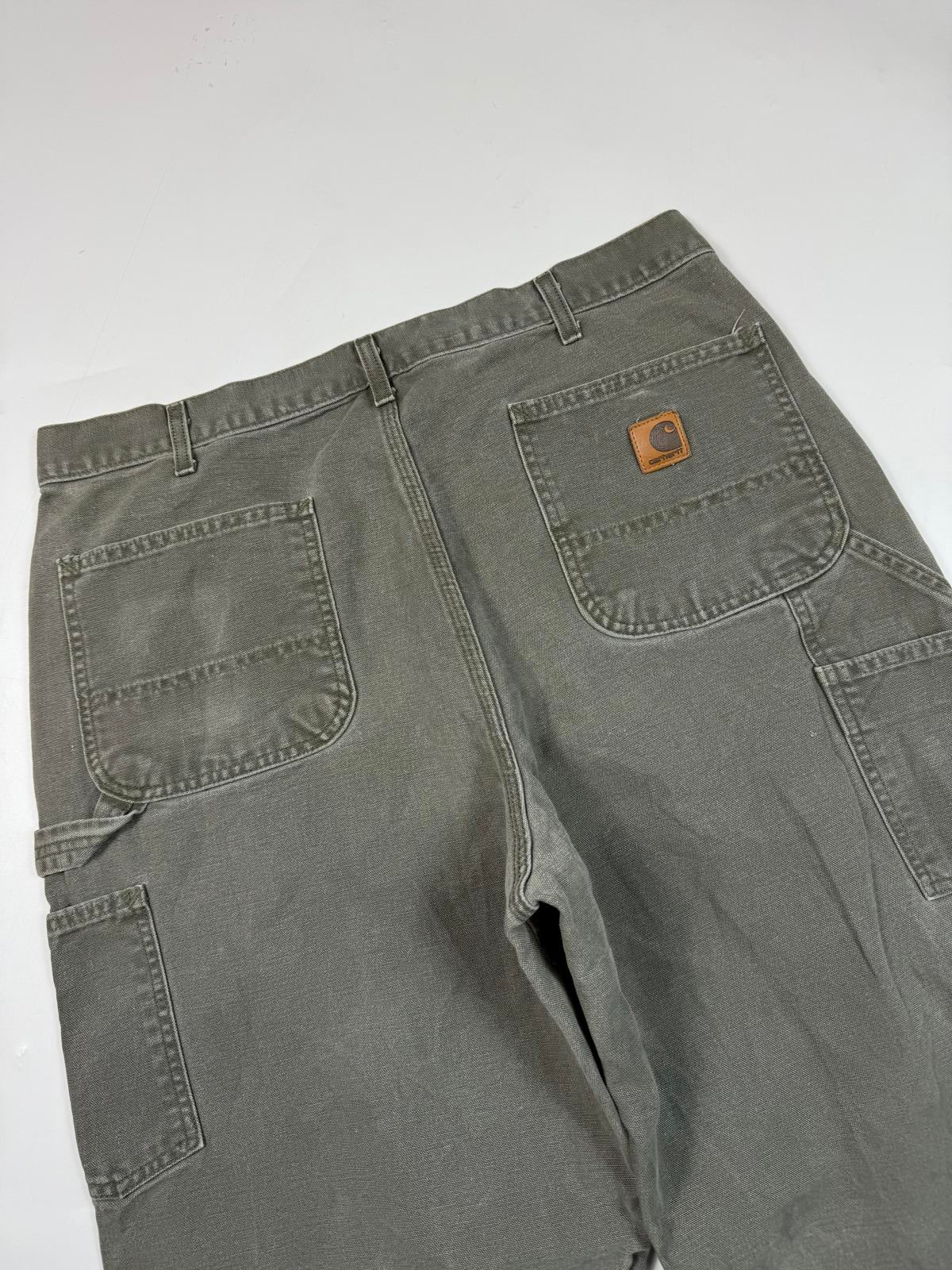 Vintage Carhartt baggy carpenter pants (W36)