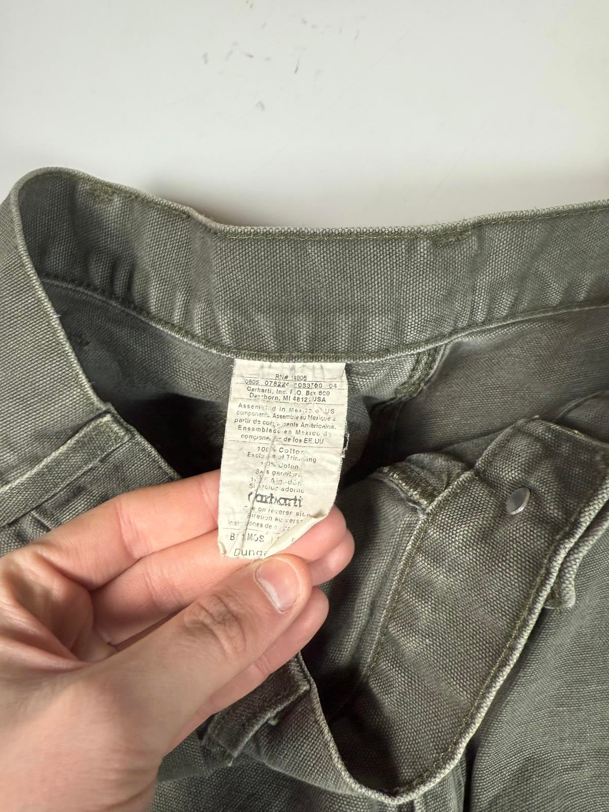 Vintage Carhartt baggy carpenter pants (W36)