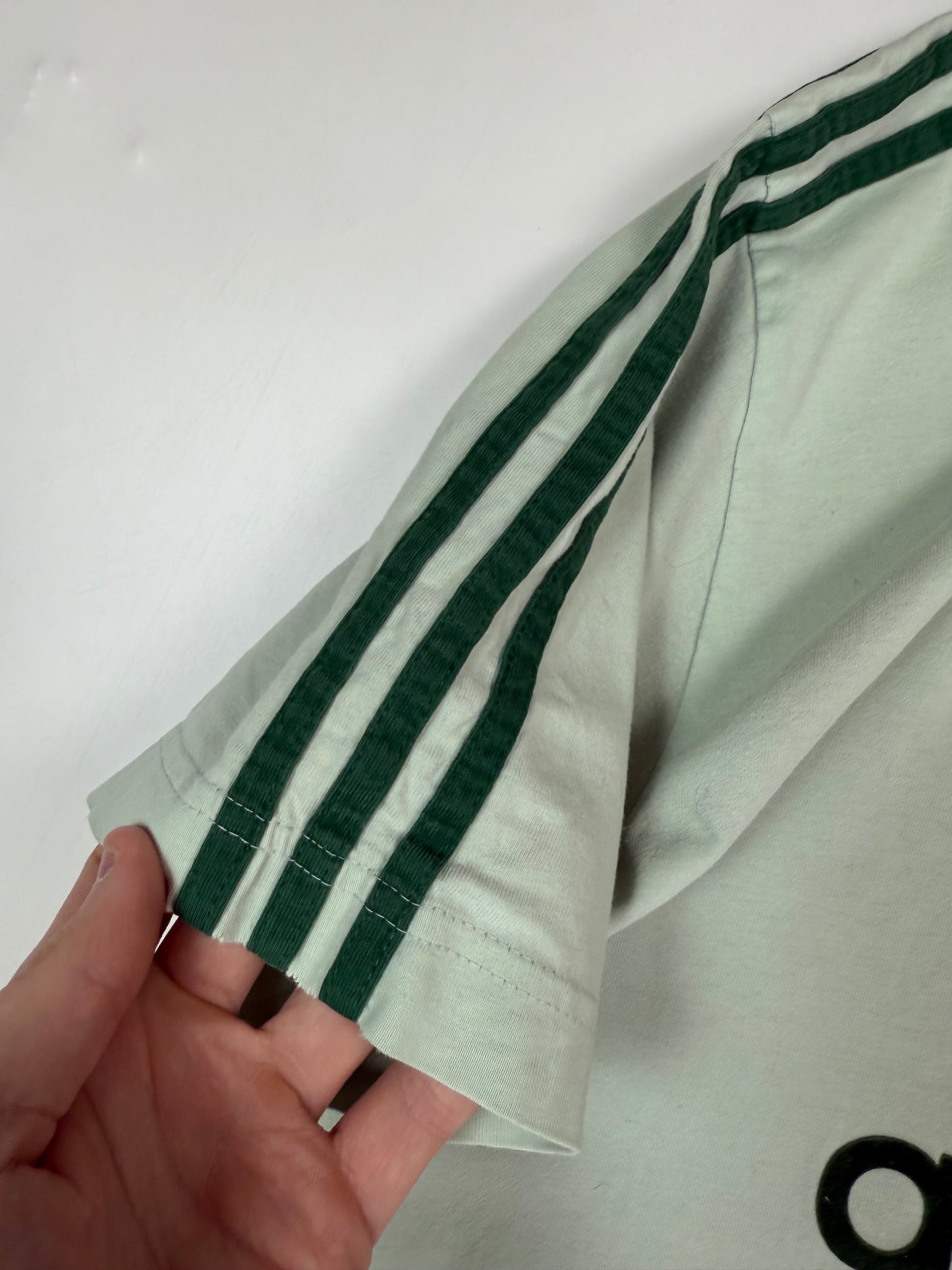 Vintage Adidas originals centre logo tee (M)