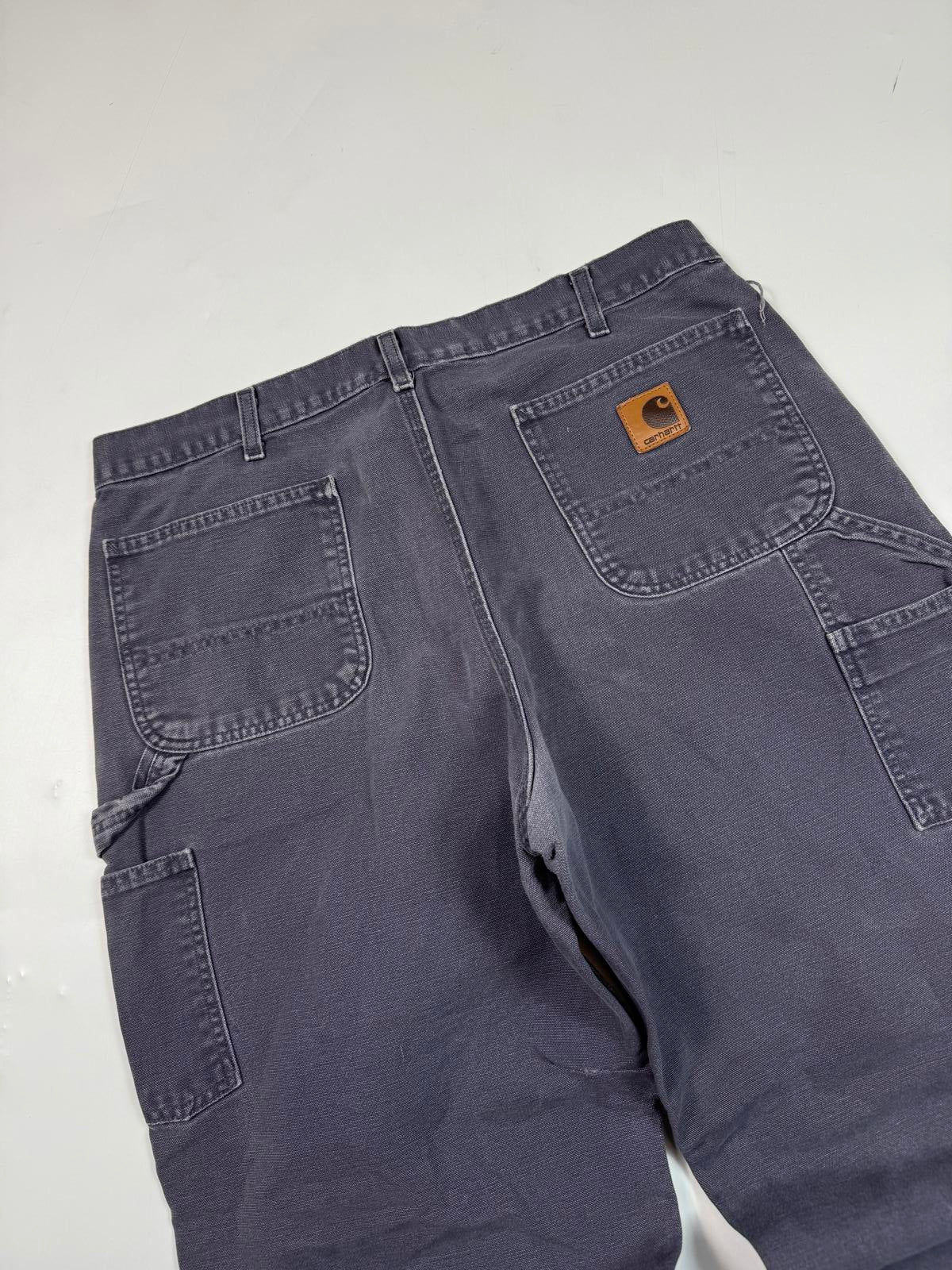 Vintage Carhartt baggy carpenter pants (W36)
