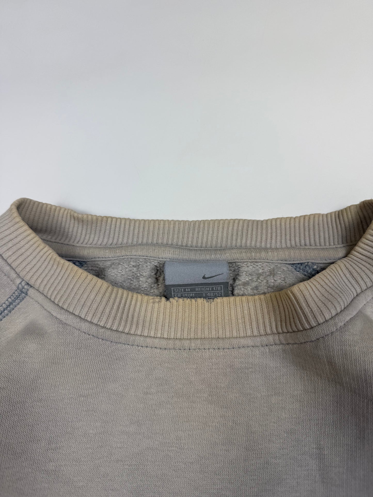 Vintage Nike centre logo sweatshirt (M)