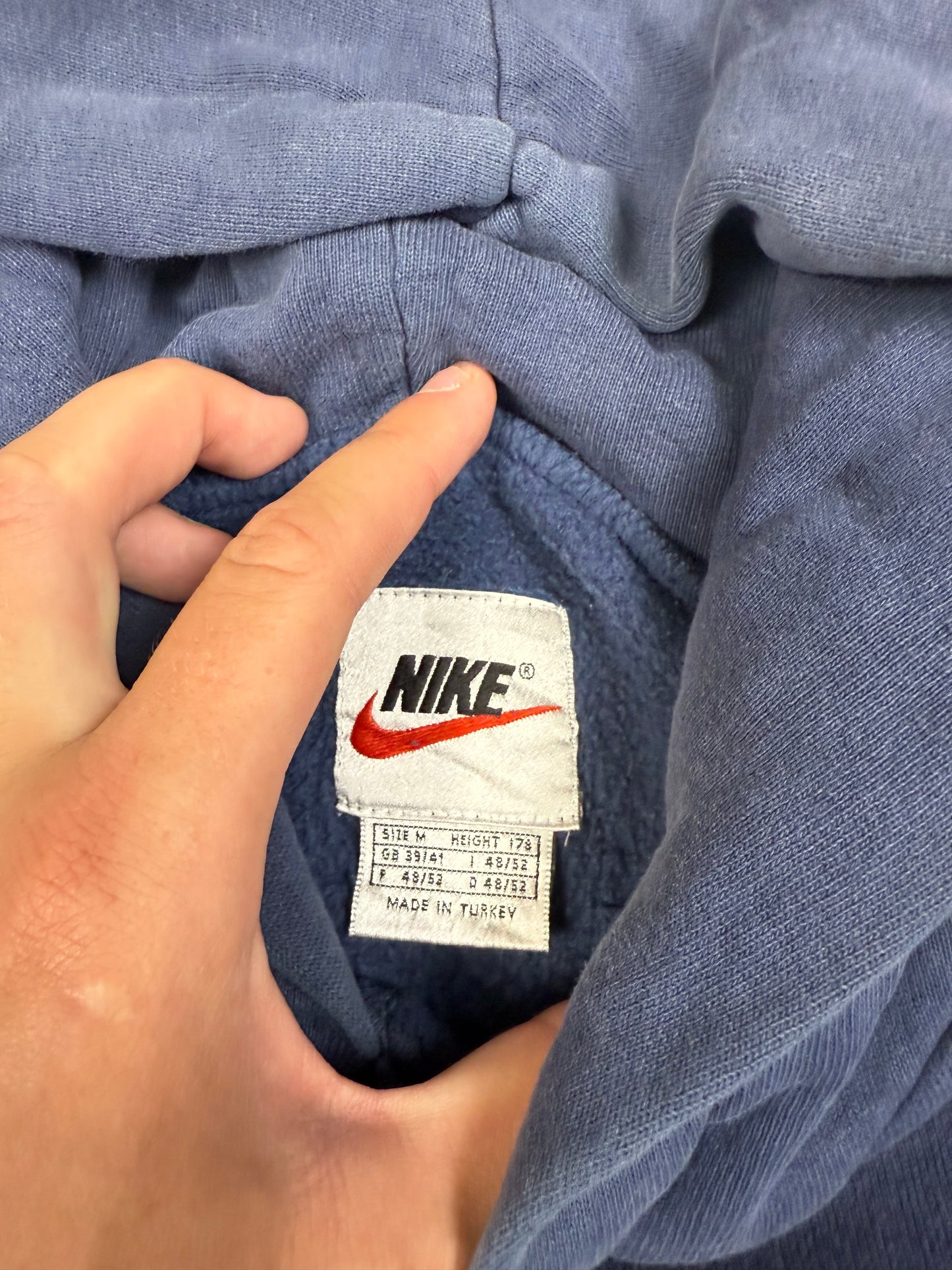 Vintage 90s Nike small logo hoodie (M)