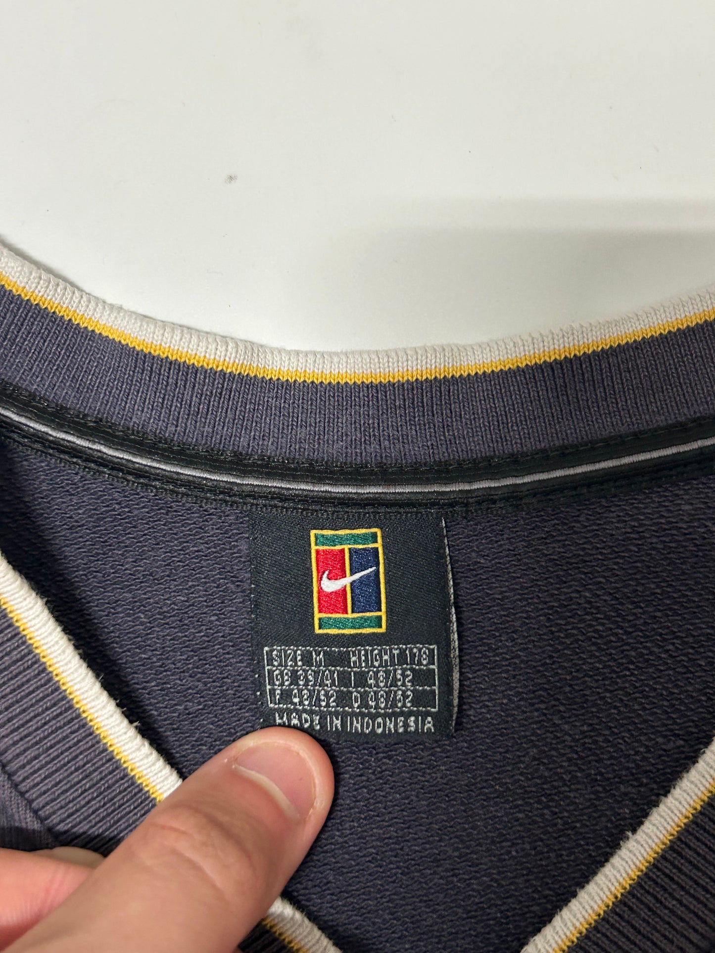 Vintage 90s Nike court sweatshirt (M)