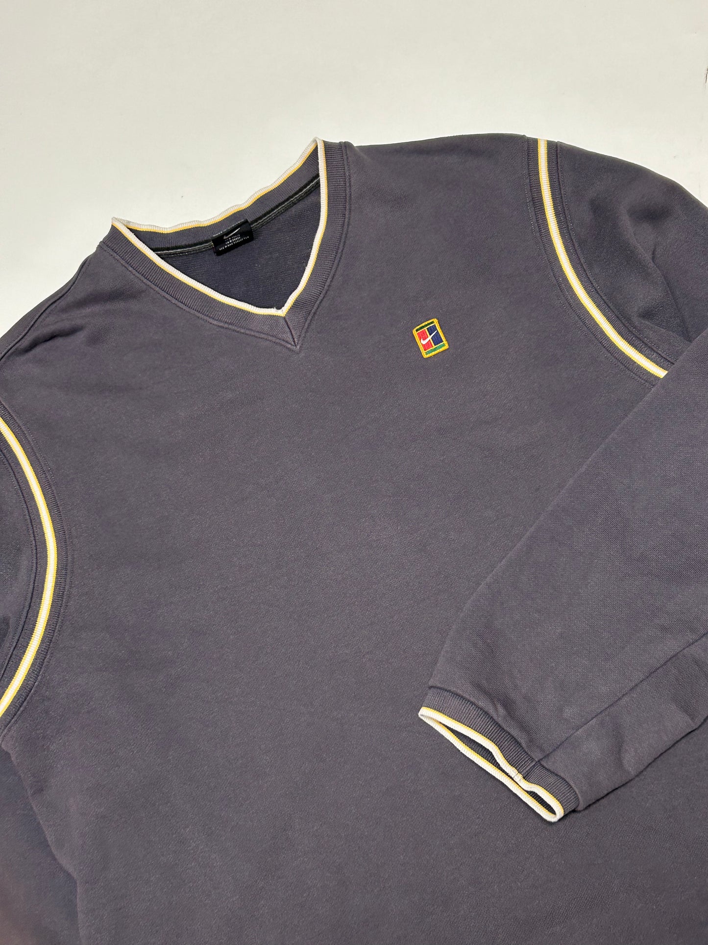 Vintage 90s Nike court sweatshirt (M)