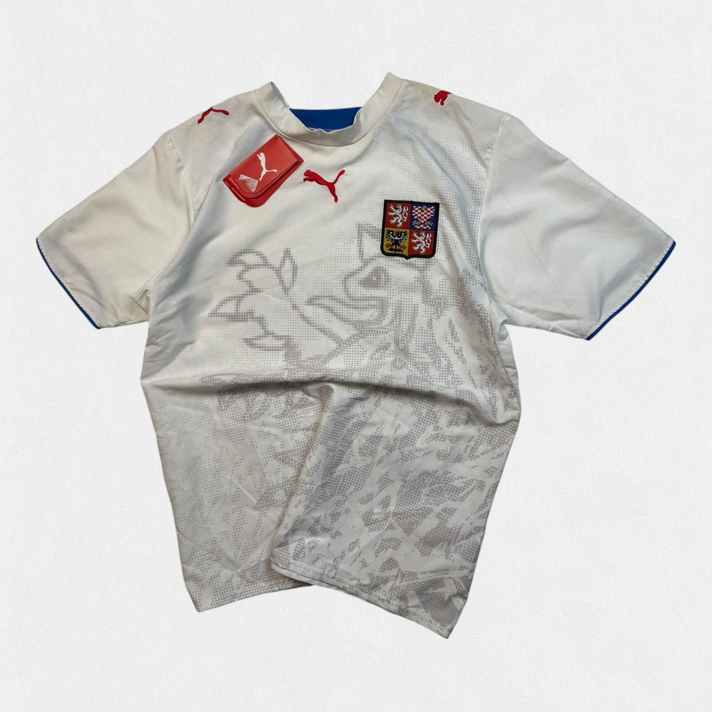 Vintage BNWT Czech Republic 2006-08 Puma away football shirt (S)